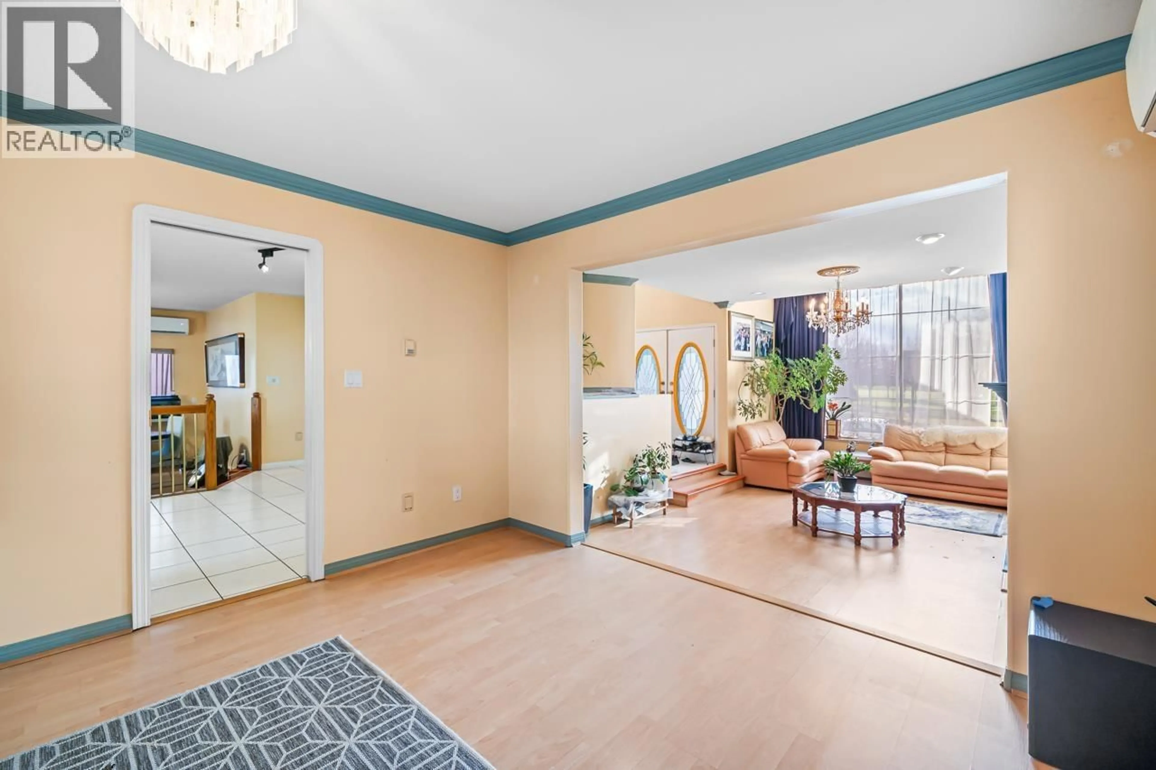 Indoor foyer for 22471 MCLEAN AVENUE, Richmond British Columbia V6V2P3