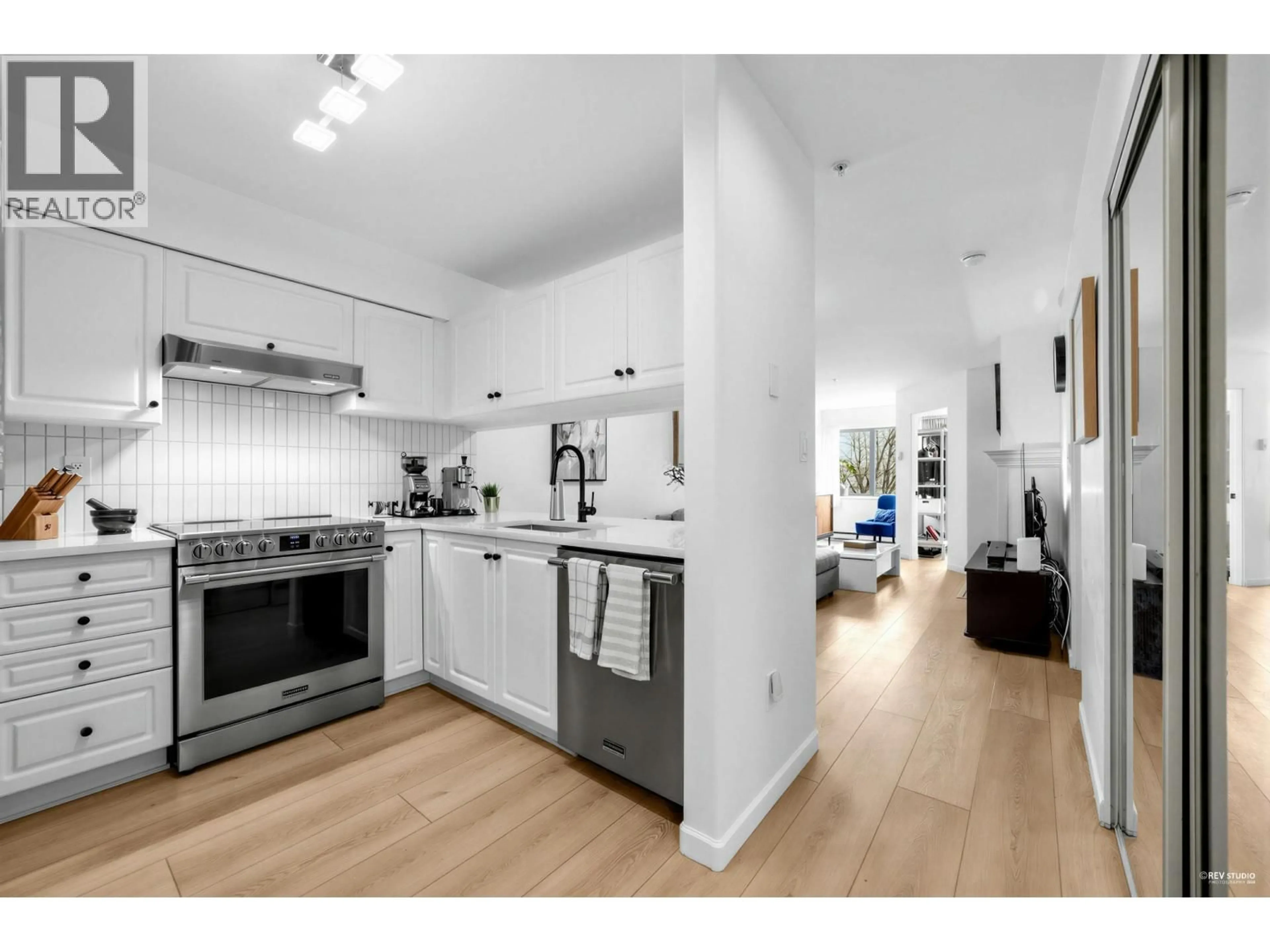 Unknown for 107 - 189 16TH AVENUE, Vancouver British Columbia V5T4R4