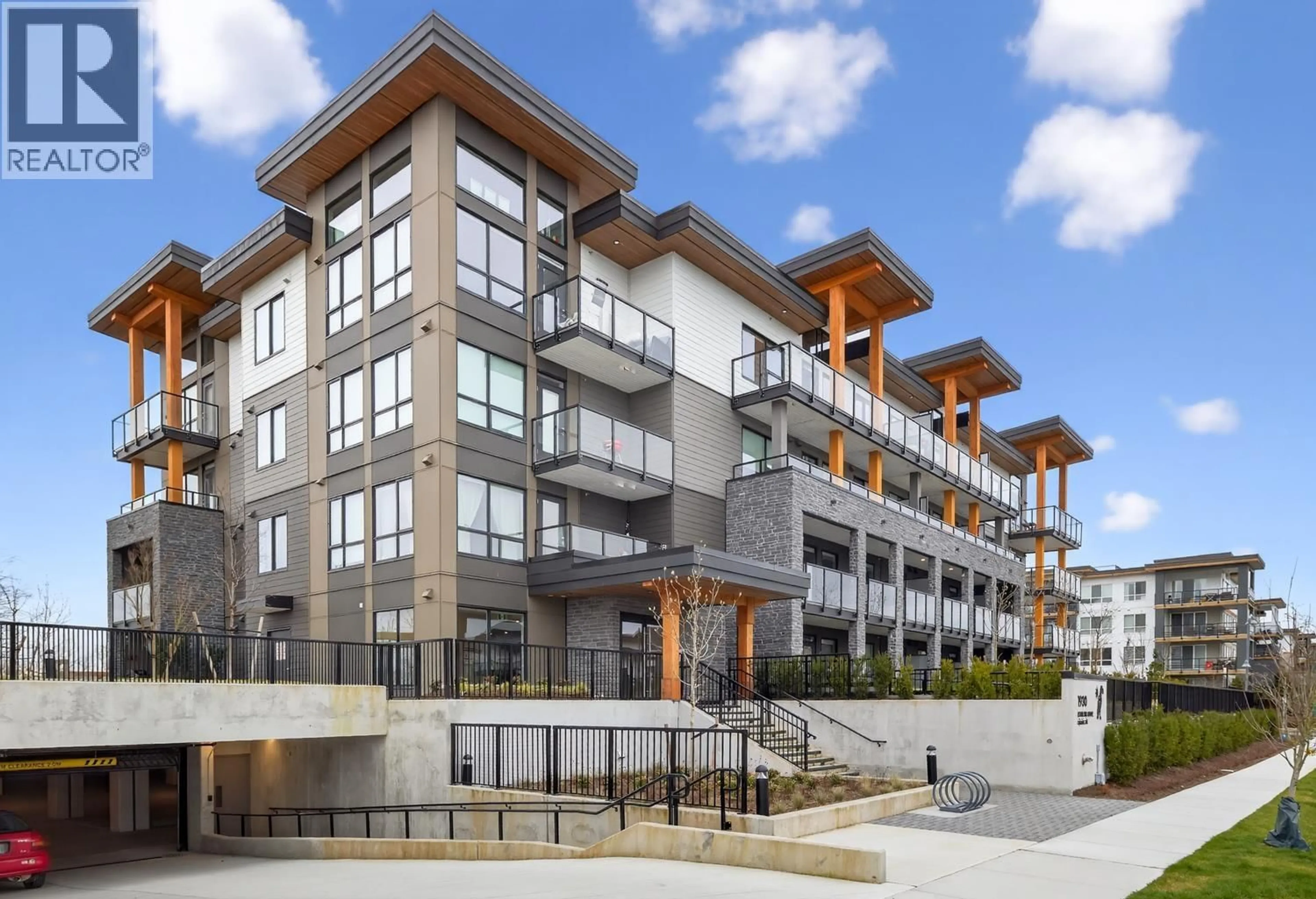 Patio, building for 210 - 1930 STARLING DRIVE, Tsawwassen British Columbia V4M0H1