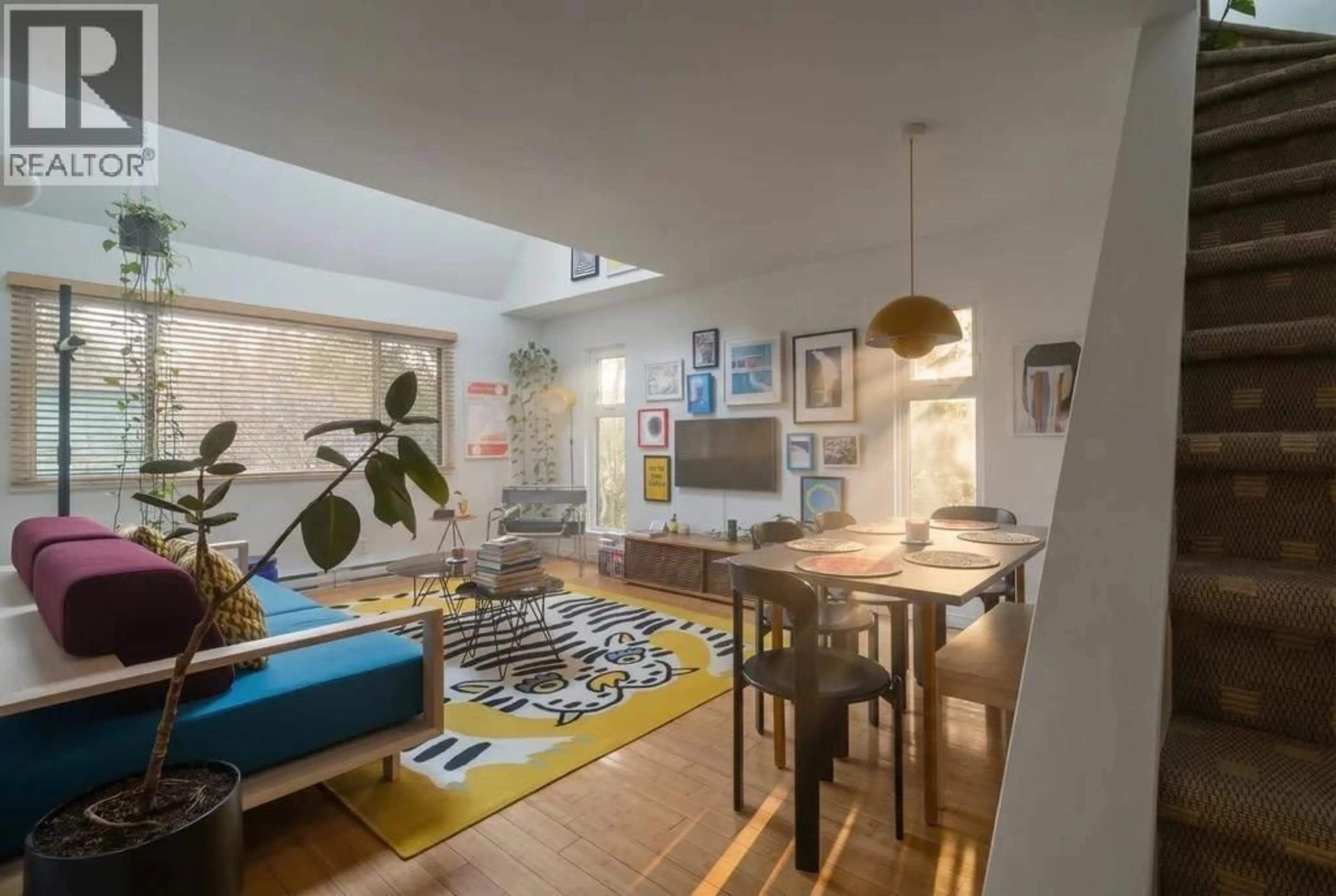 Unknown for 305 - 2001 BALSAM STREET, Vancouver British Columbia V6K4L6