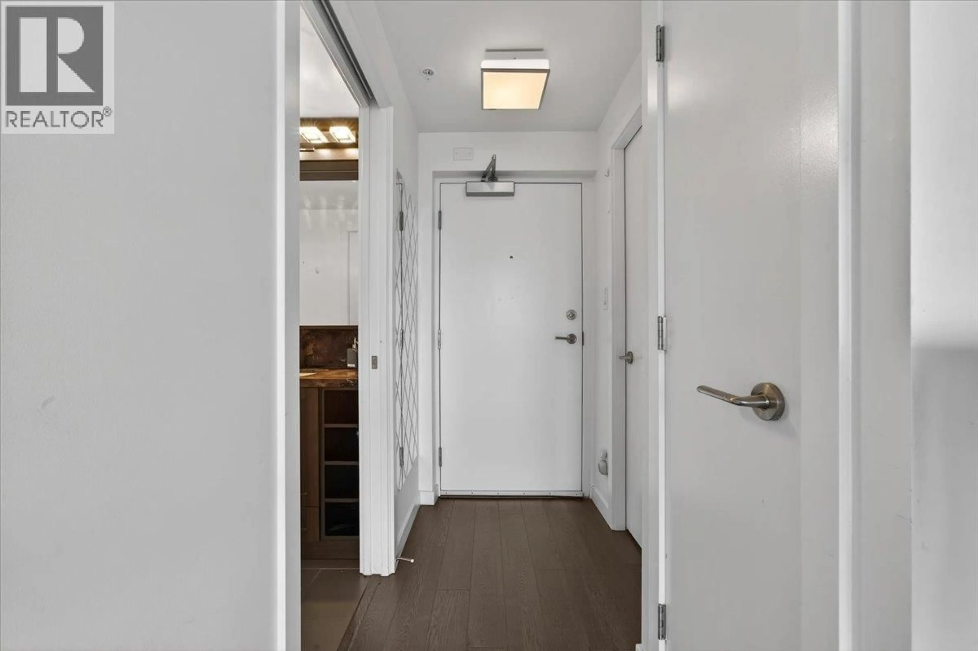 Indoor entryway for 3006 - 5515 BOUNDARY ROAD, Vancouver British Columbia V5R0E3