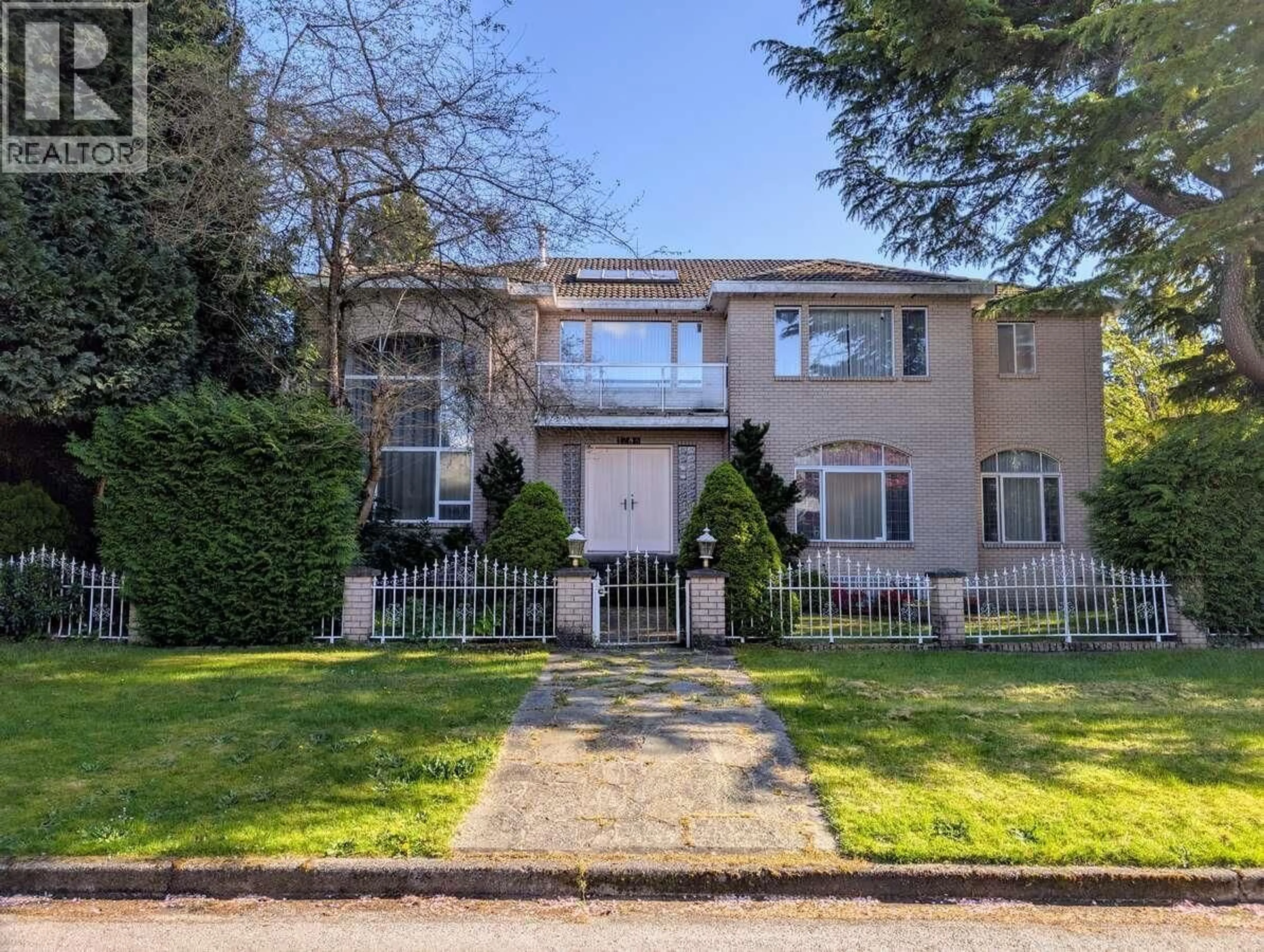 A pic from outside/outdoor area/front of a property/back of a property/a pic from drone, street for 1288 51ST AVENUE, Vancouver British Columbia V6P1C5