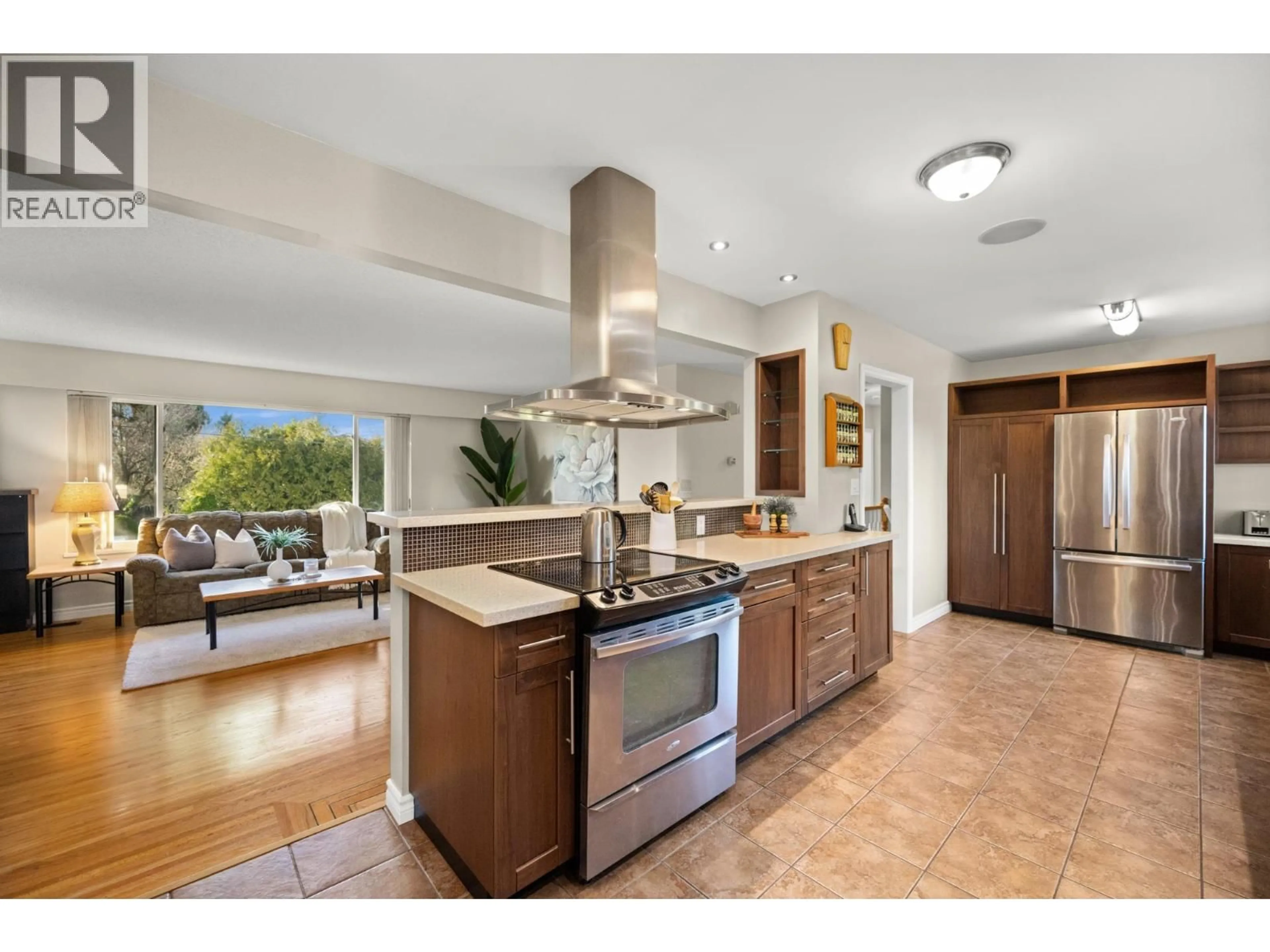 Open concept kitchen, ceramic/tile floor for 5118 COOPER PLACE, Delta British Columbia V4K3J1