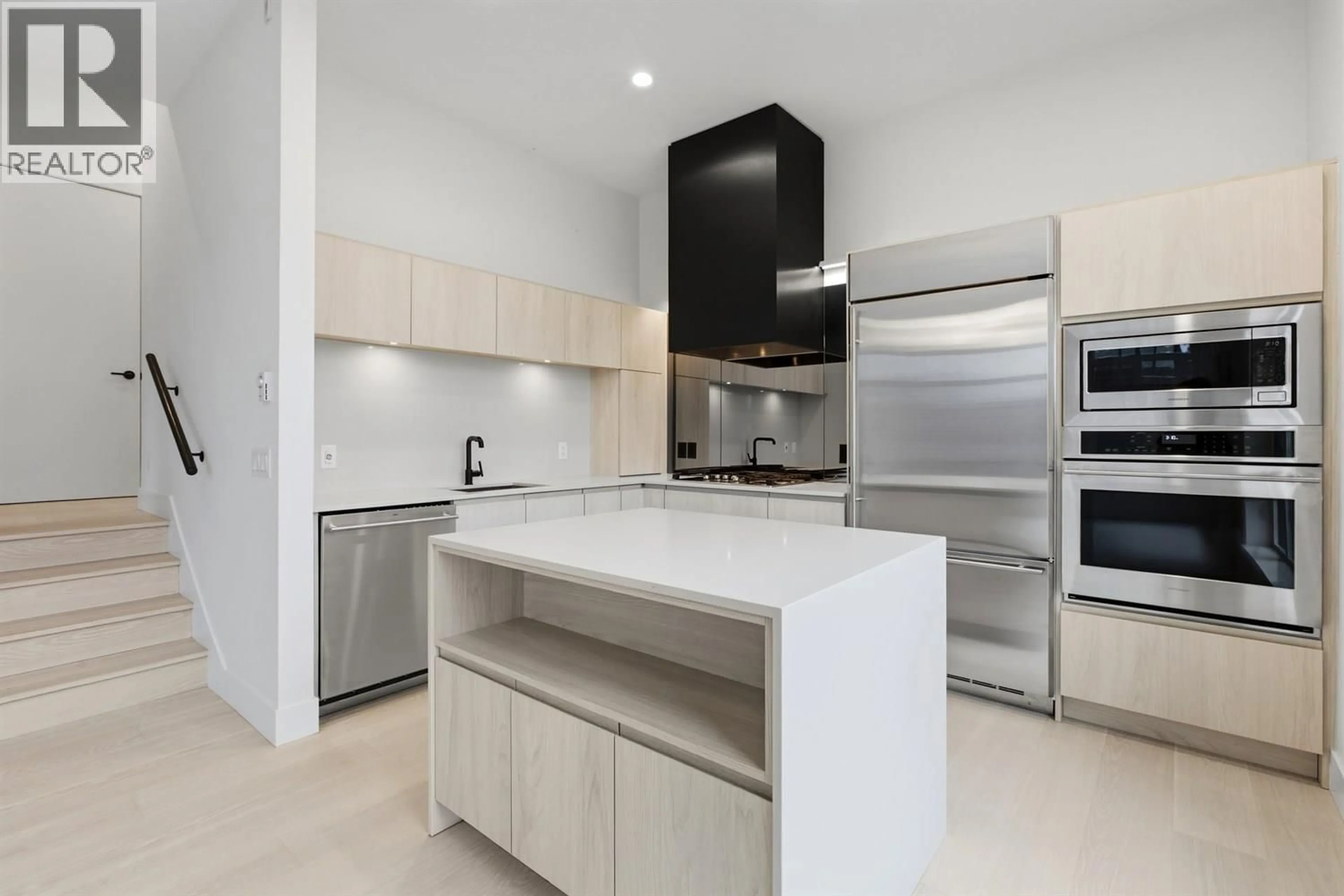 Contemporary kitchen, ceramic/tile floor for 205 - 300 SALTER STREET, New Westminster British Columbia V3M0L9