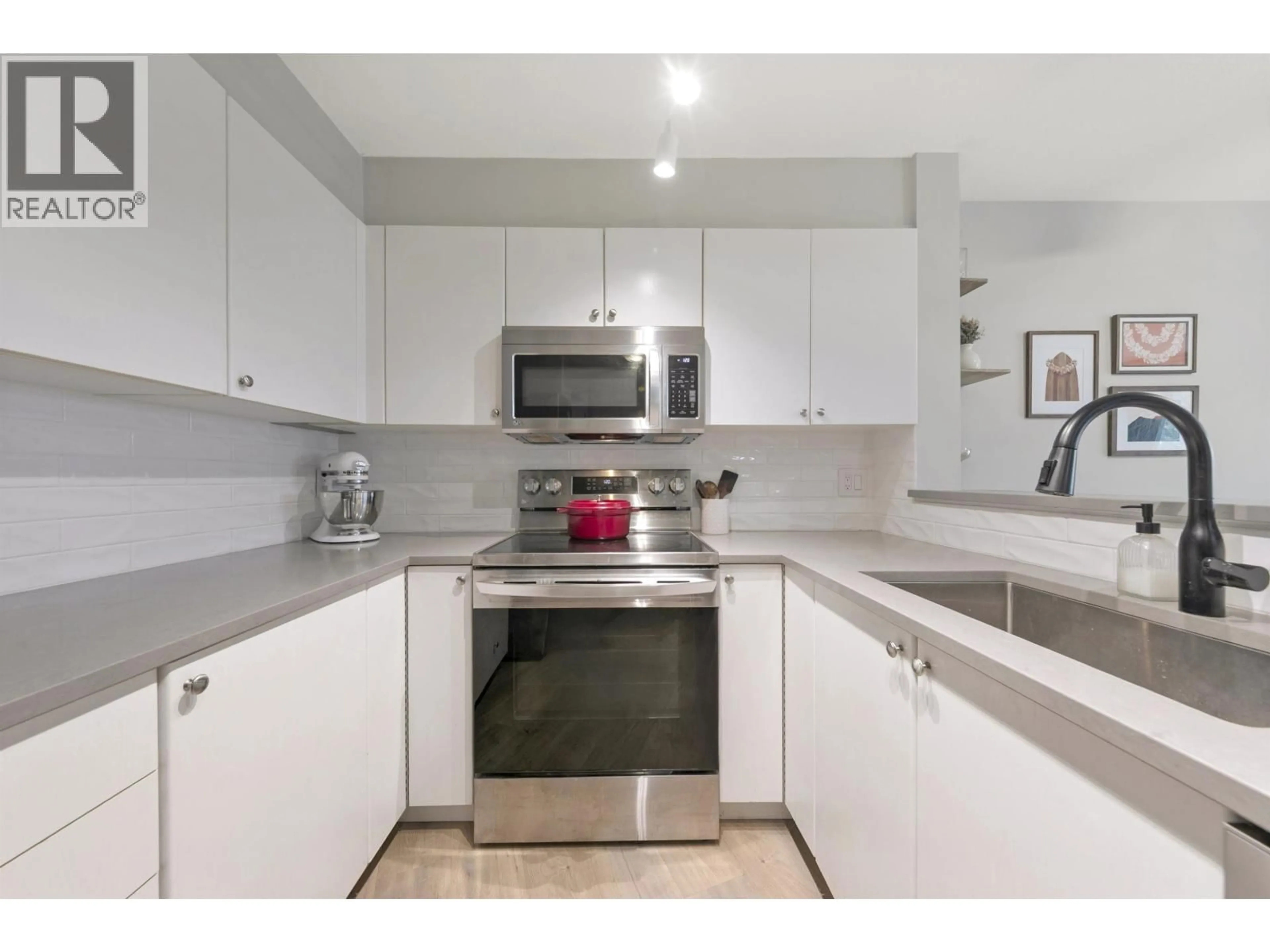 Standard kitchen, unknown for 311 - 225 NEWPORT DRIVE, Port Moody British Columbia V3H5C7