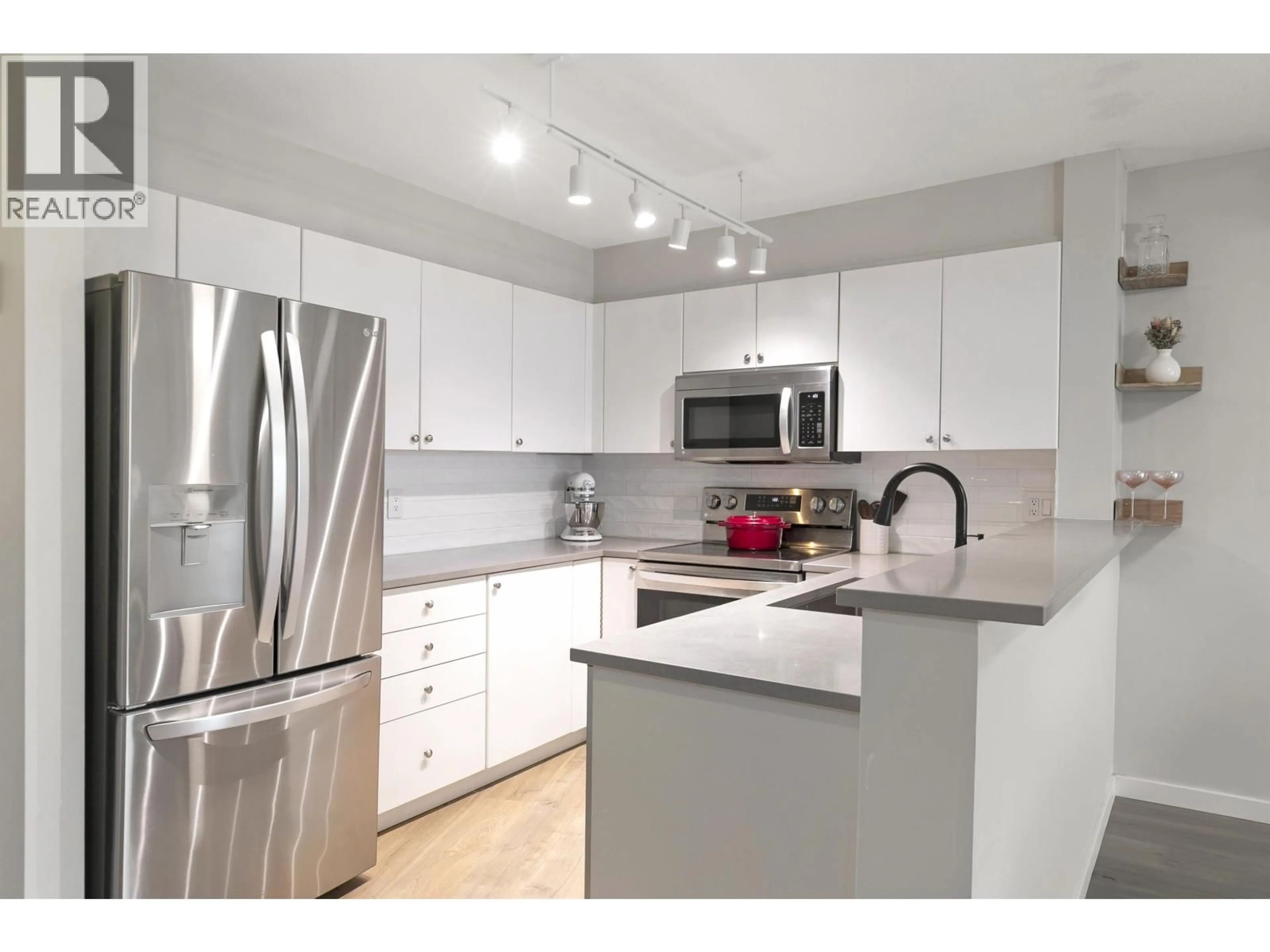 Standard kitchen, unknown for 311 - 225 NEWPORT DRIVE, Port Moody British Columbia V3H5C7