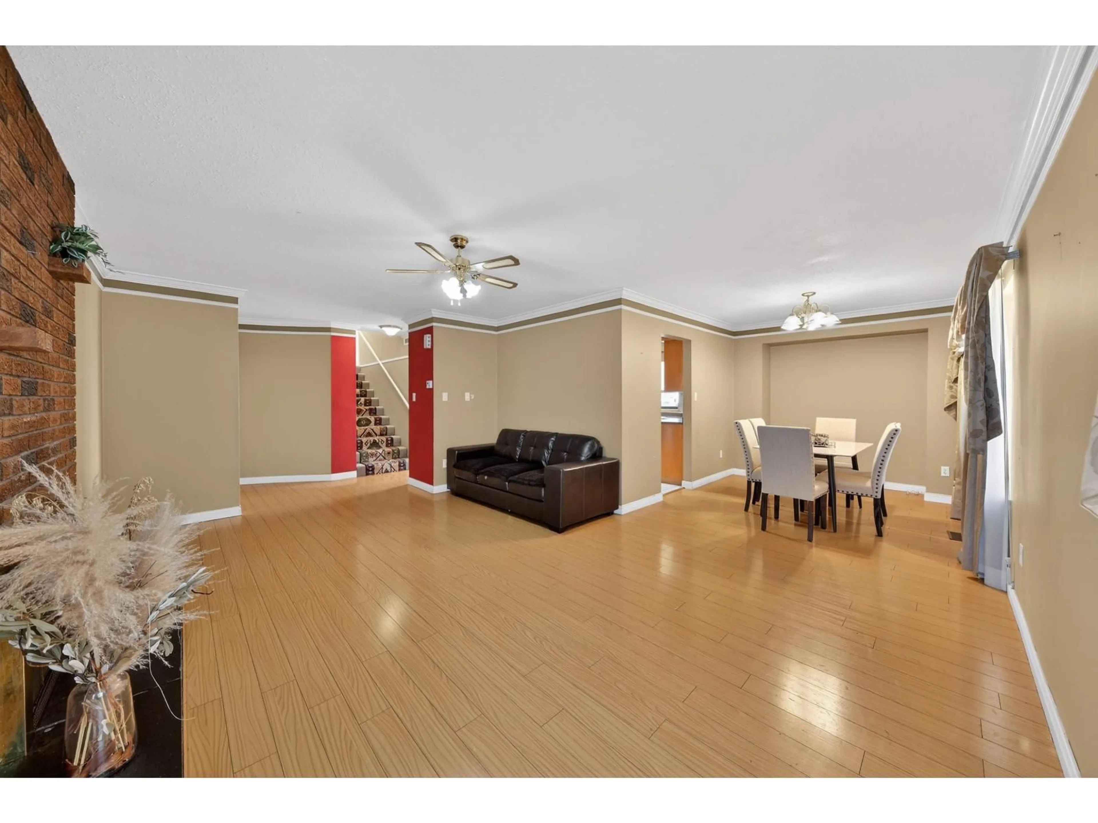 A pic of a room for 7351 141A STREET, Surrey British Columbia V3W7L3
