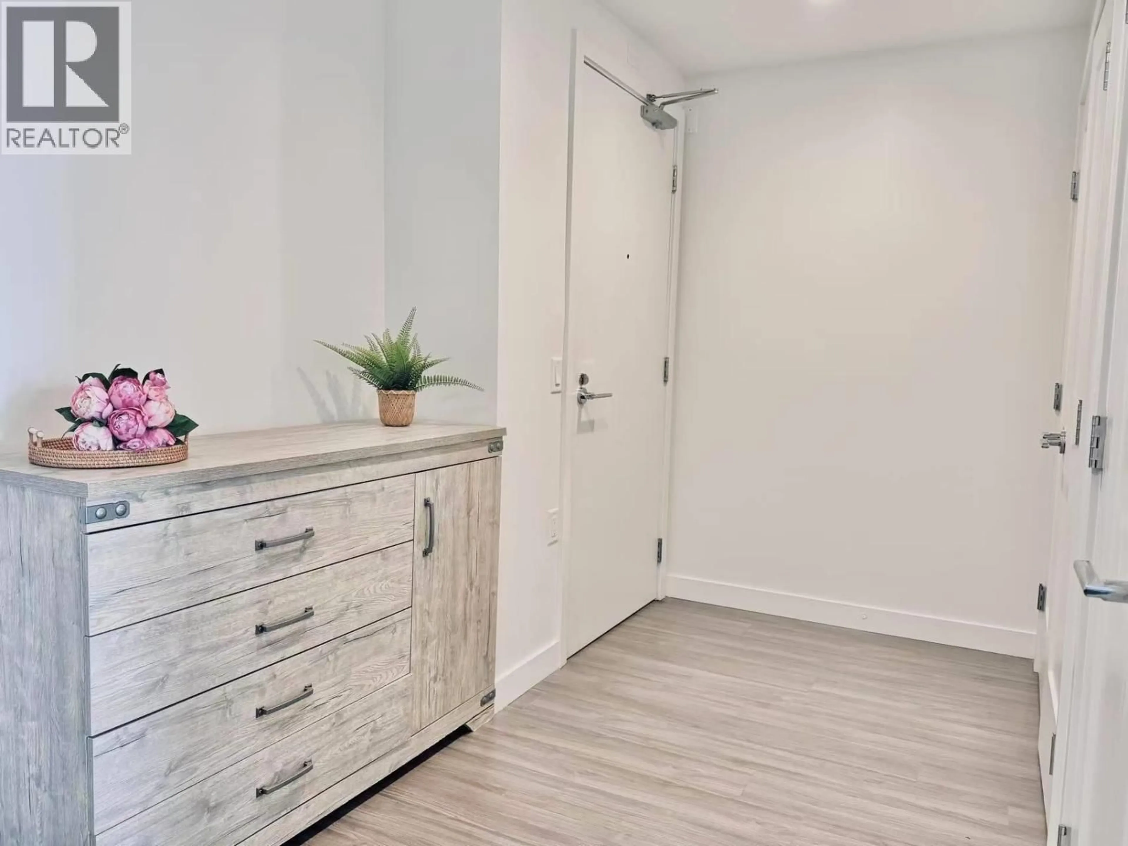 Indoor entryway for 3006 - 2311 BETA AVENUE, Burnaby British Columbia V5C0M1