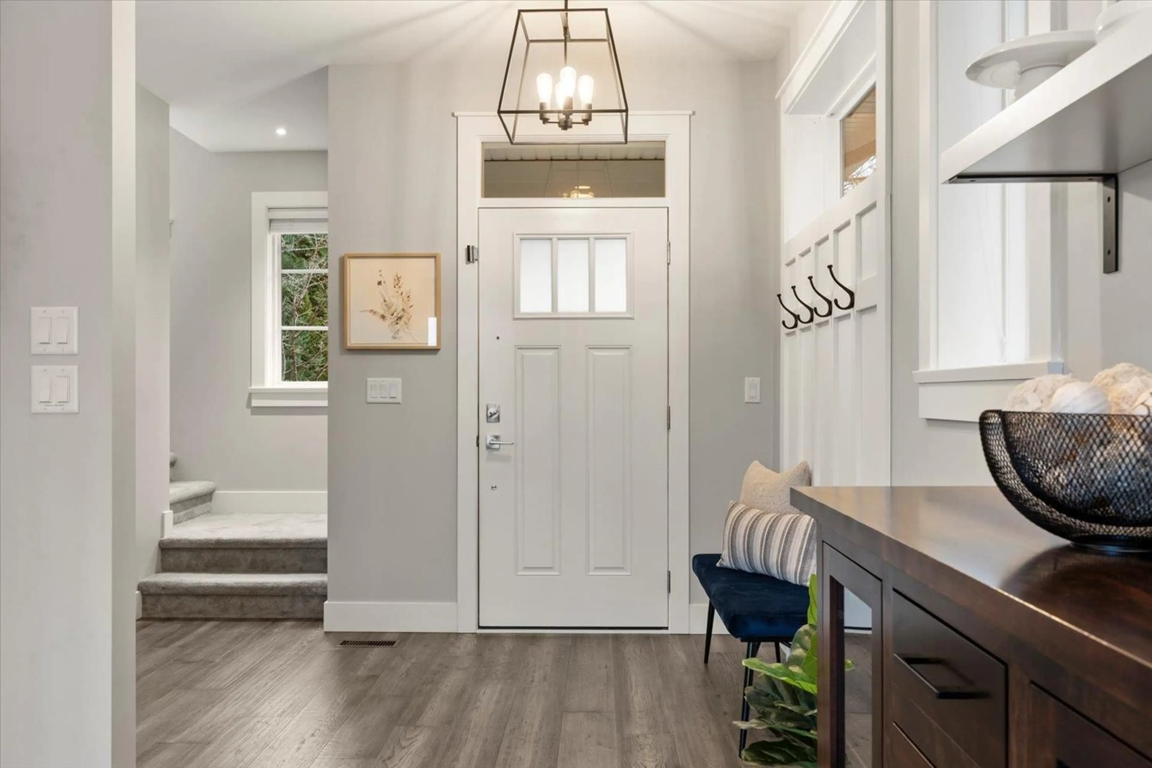 Indoor entryway for 11 - 4295 OLD CLAYBURN ROAD, Abbotsford British Columbia V3G1H8