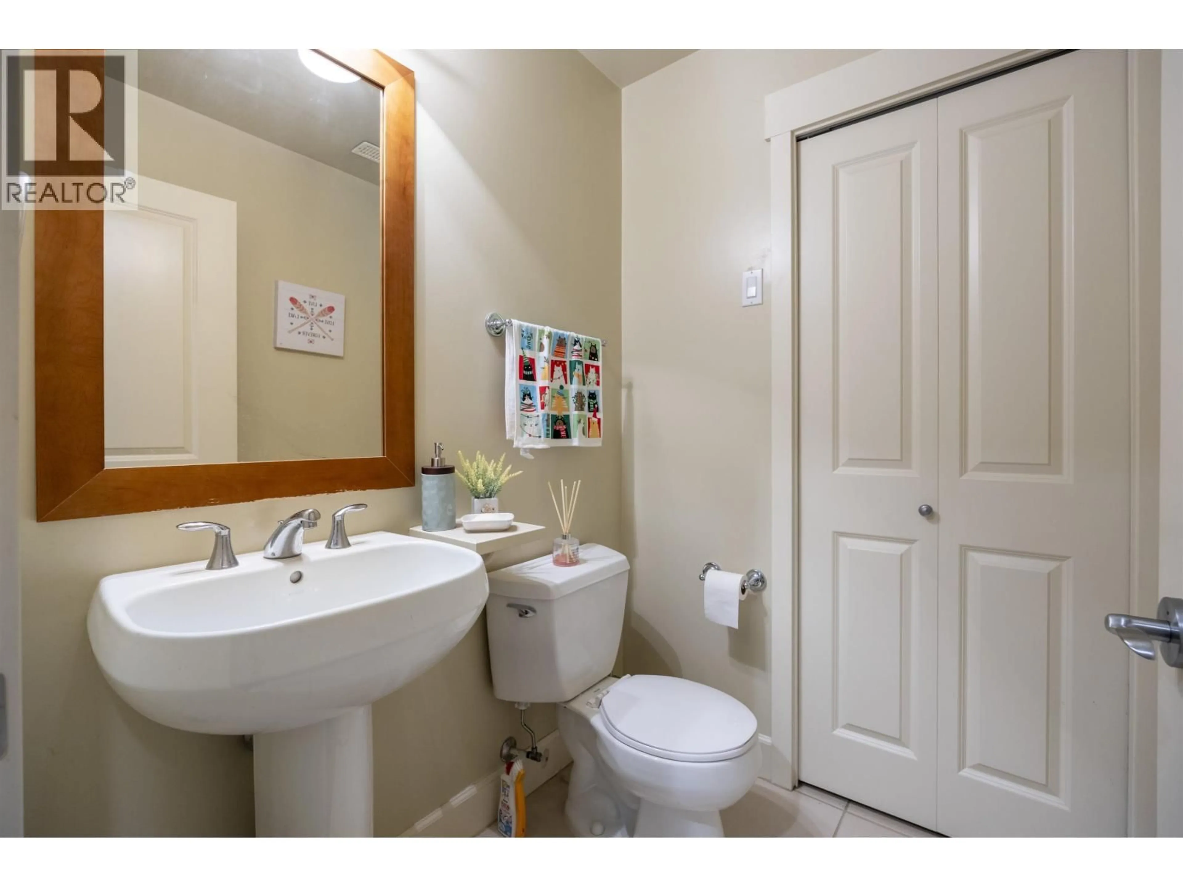 Standard bathroom, ceramic/tile floor for 15 - 6300 BIRCH, Richmond British Columbia V6Y4K3