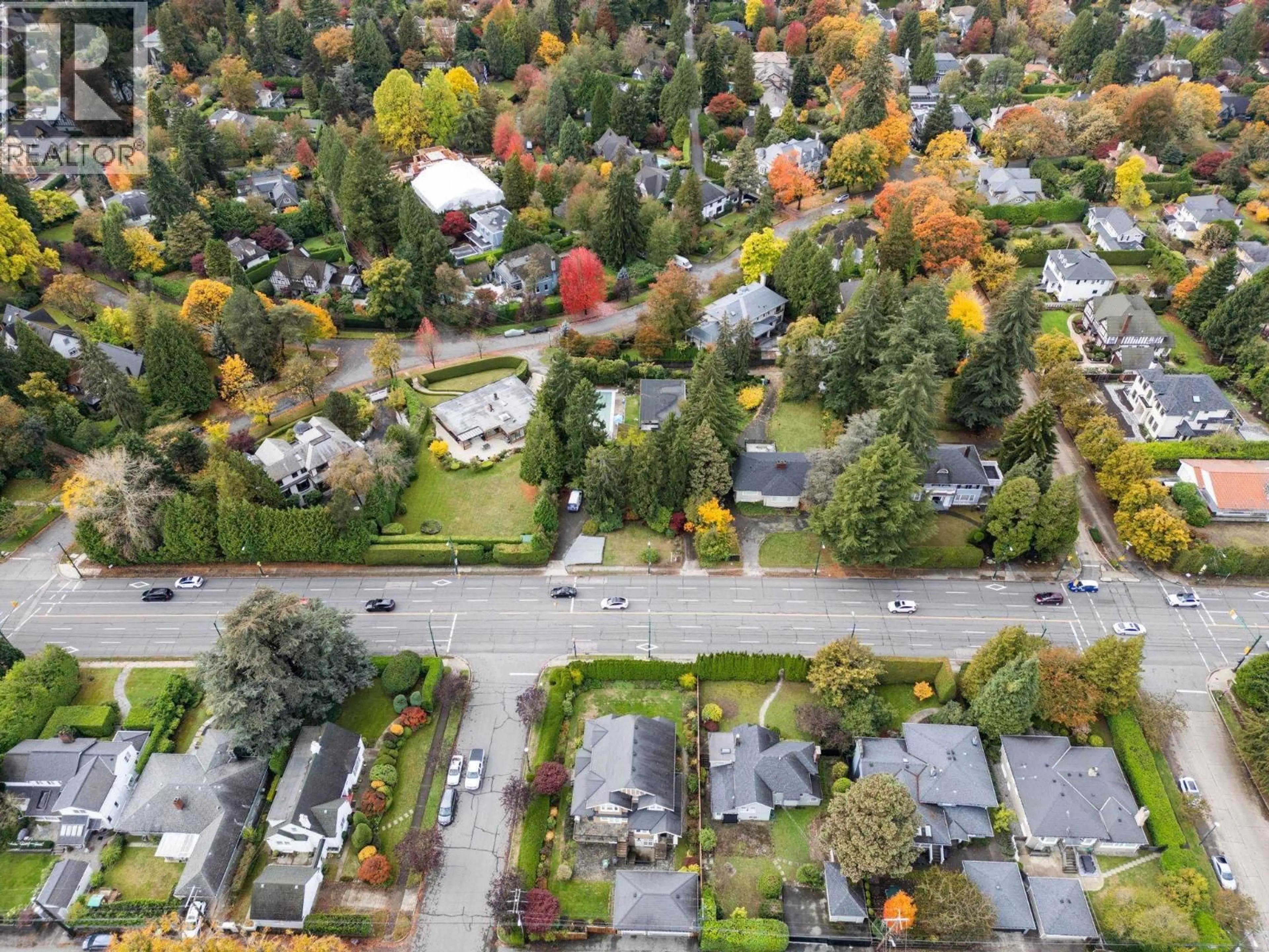 A pic from outside/outdoor area/front of a property/back of a property/a pic from drone, street for 5383 GRANVILLE STREET, Vancouver British Columbia V6M3C2