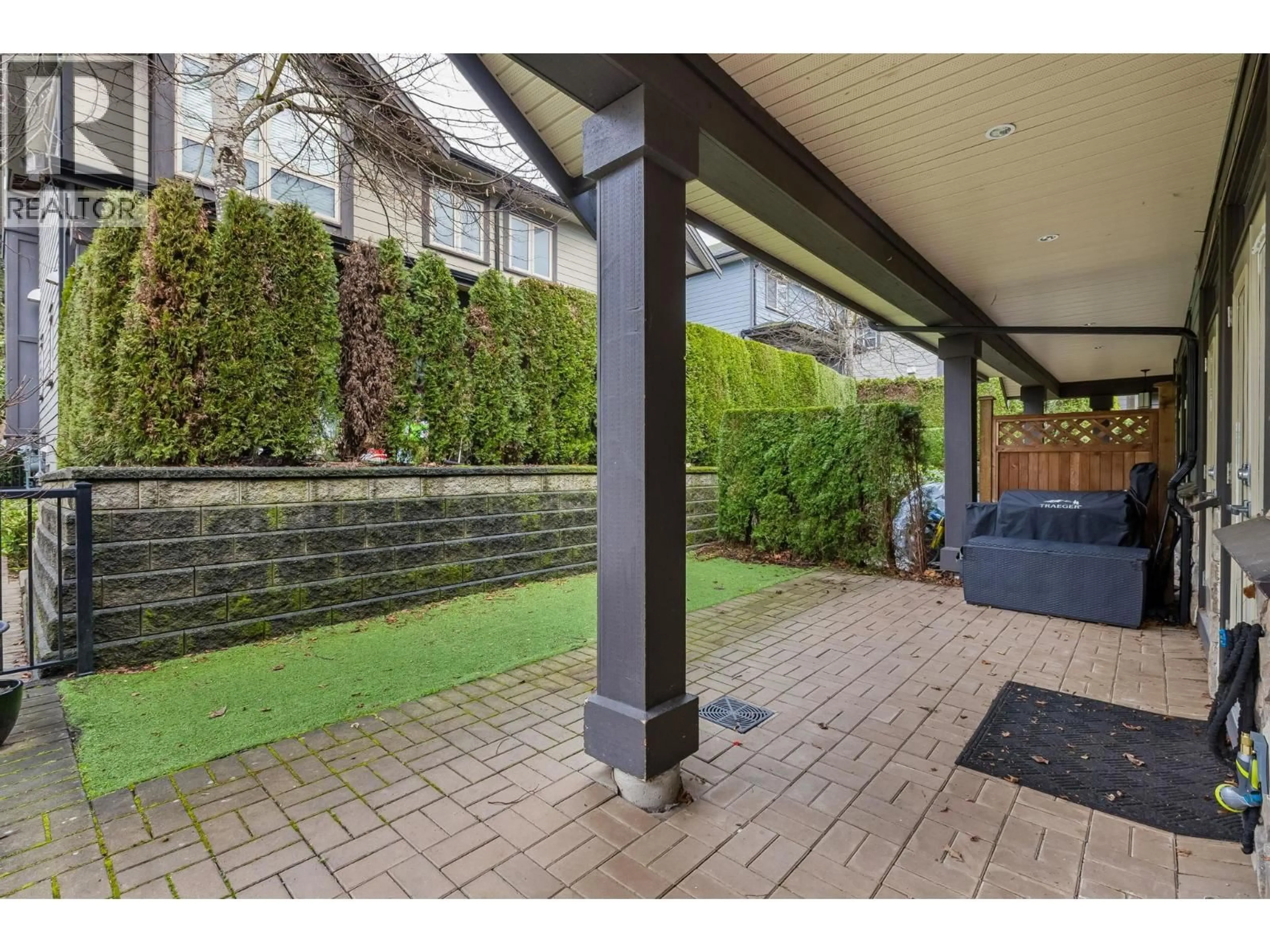 Patio, street for 4 - 651 W 14TH ST, North Vancouver British Columbia V7M1R3