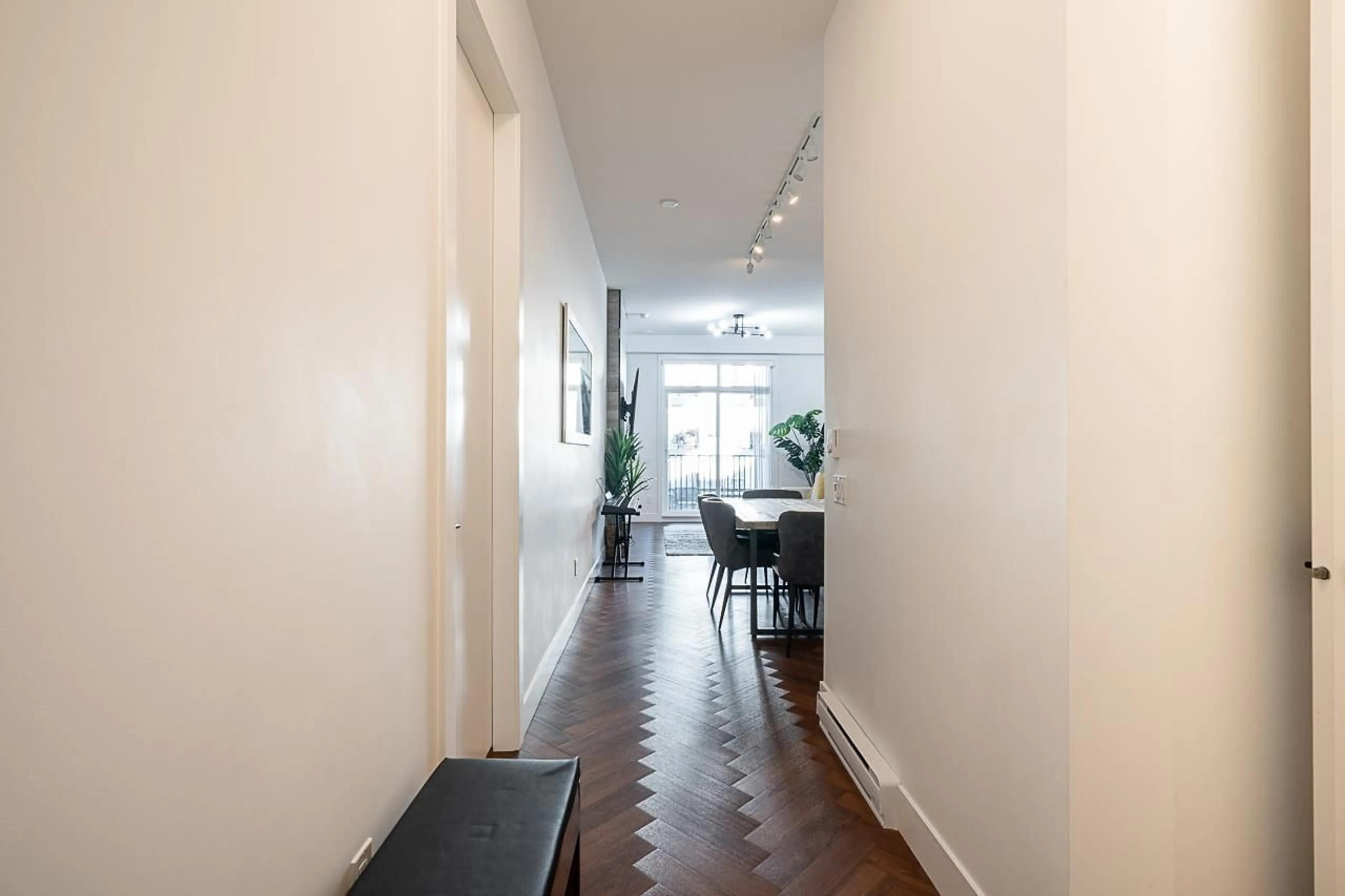 Unknown for 207 - 13929 105A AVENUE, Surrey British Columbia V3T2B6