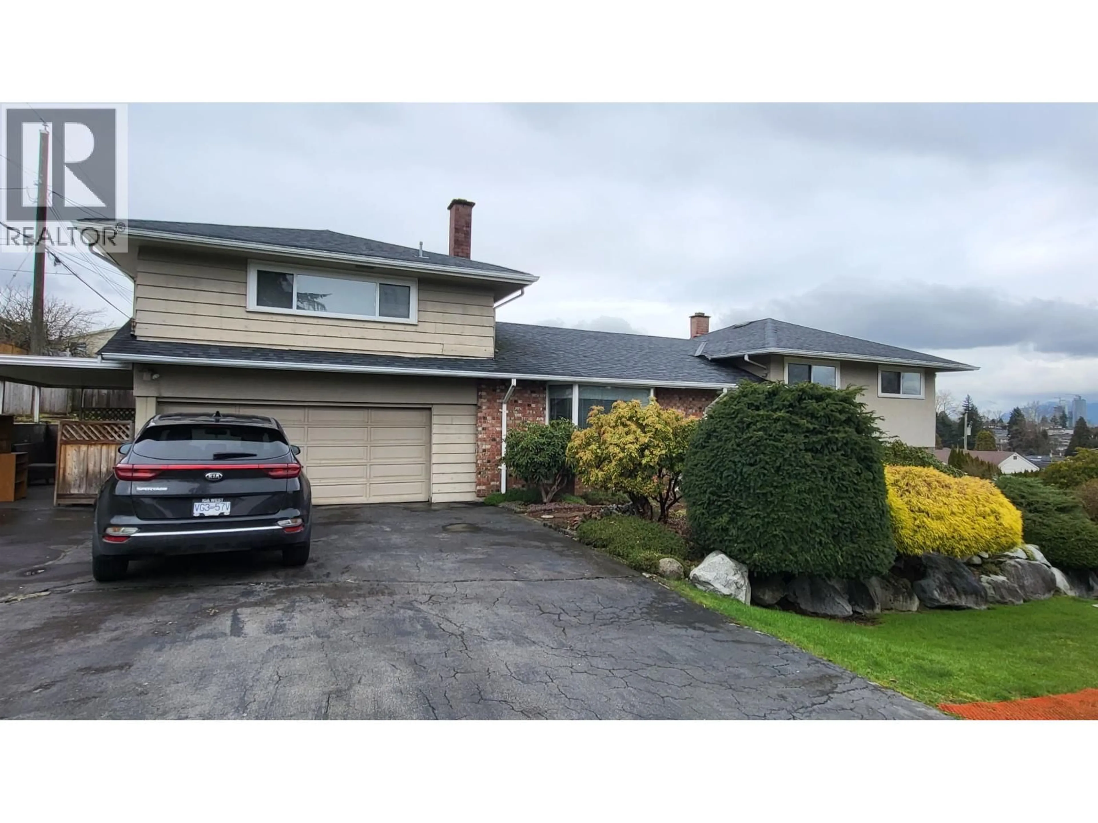 Home with vinyl exterior material, street for 5045 BARKER CRESCENT, Burnaby British Columbia V5G3G6