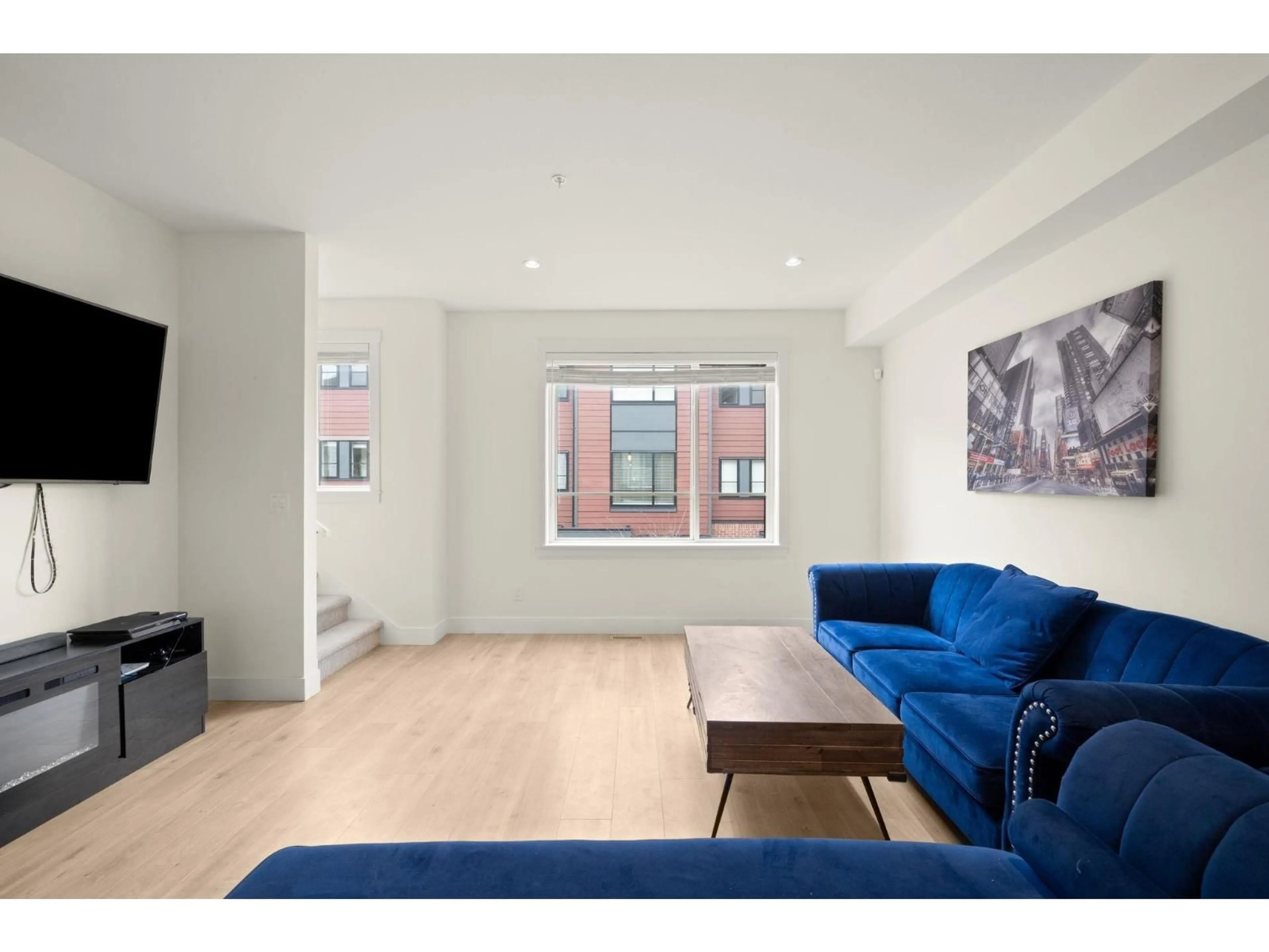 Living room with furniture, unknown for 37 - 19897 75A AVENUE, Langley British Columbia V2Y3S2