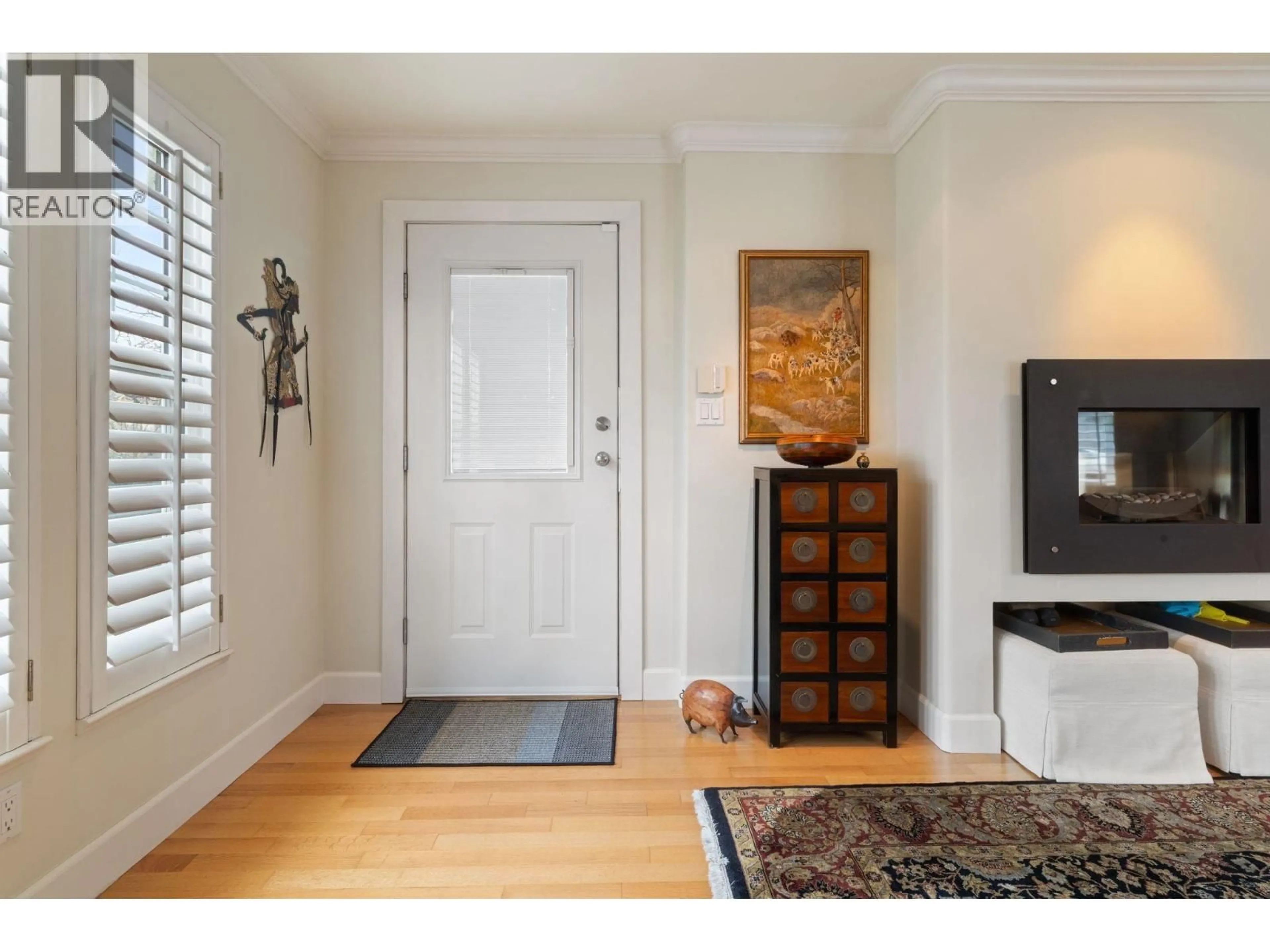 Indoor entryway for 1730 KITCHENER STREET, Vancouver British Columbia V5L2W3