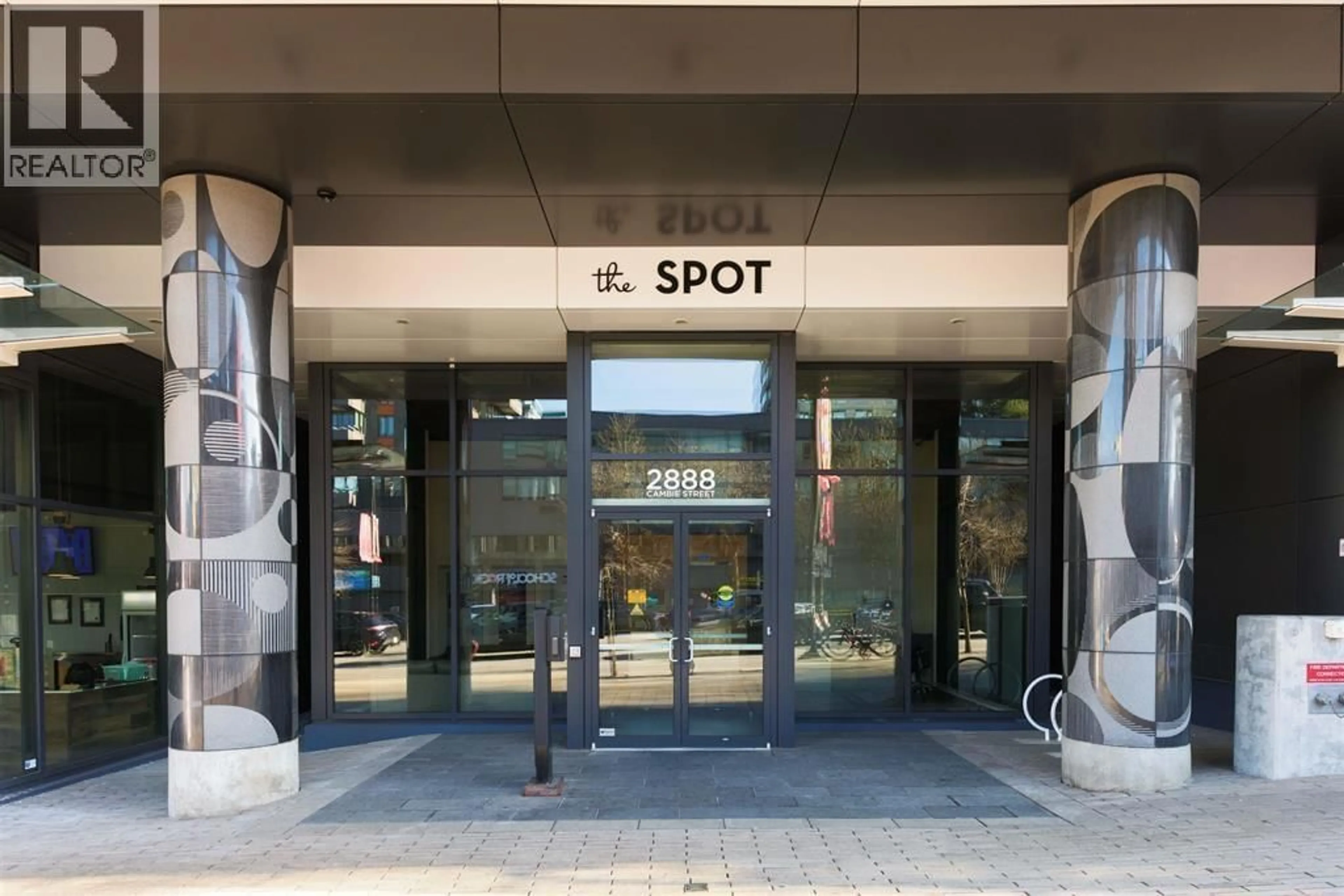 Indoor foyer for 909 - 2888 CAMBIE STREET, Vancouver British Columbia V5Z0H3