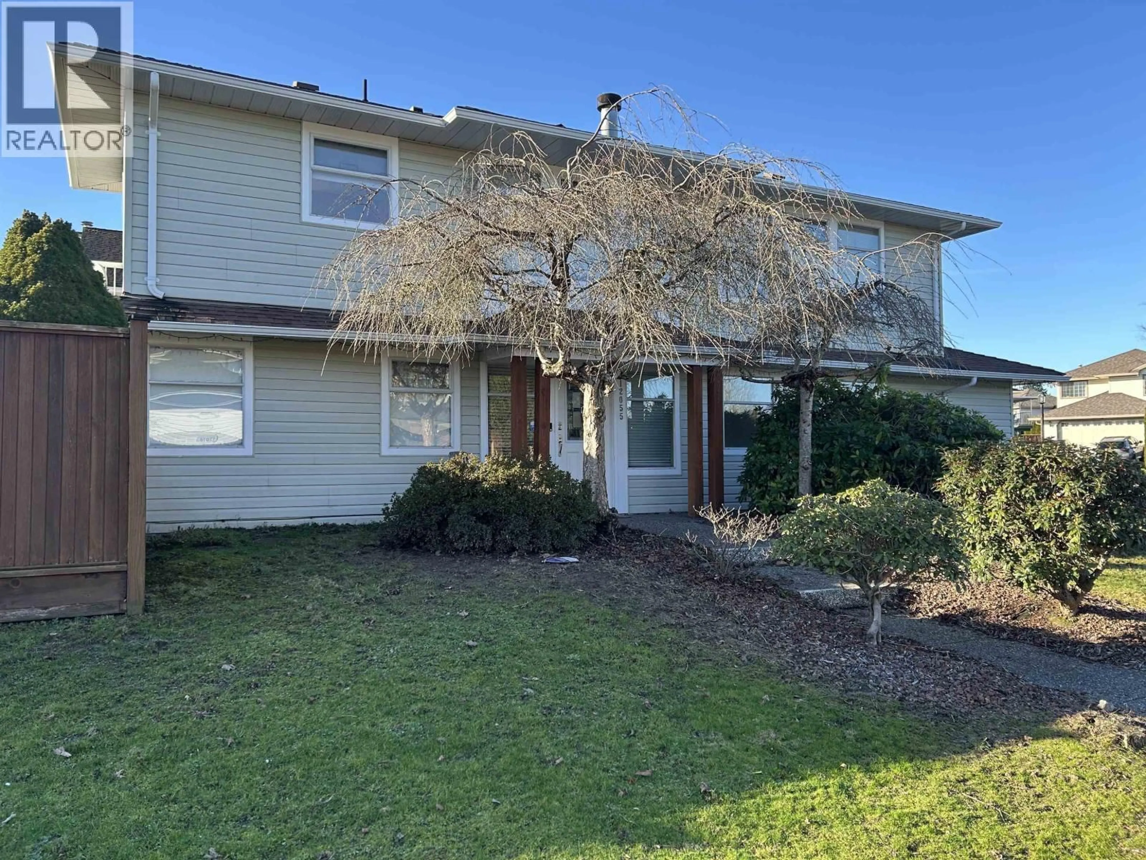A pic from outside/outdoor area/front of a property/back of a property/a pic from drone, street for 12055 CHESTNUT CRESCENT, Pitt Meadows British Columbia V3Y2L6