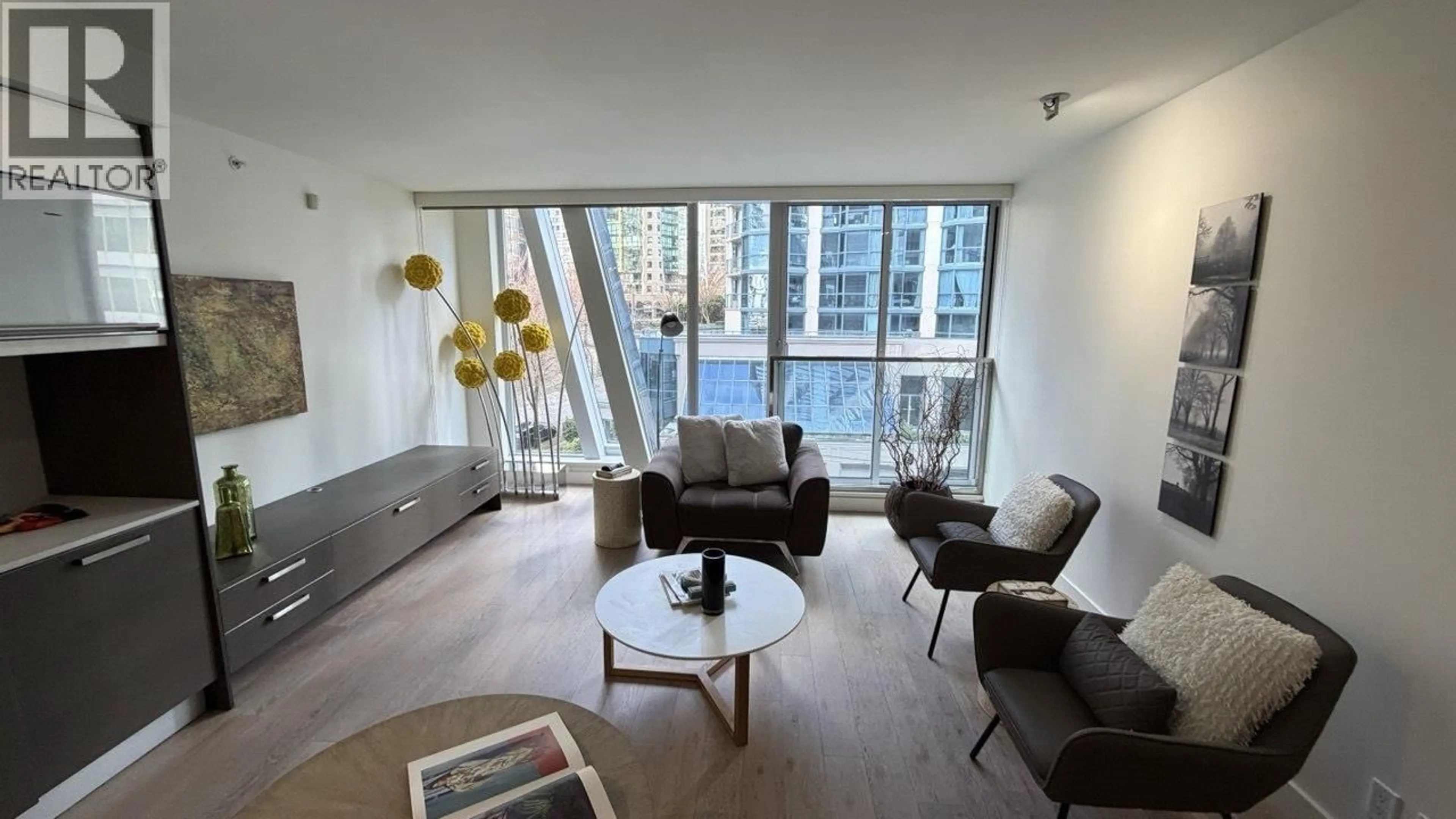 Living room with furniture, unknown for 508 - 1477 PENDER STREET, Vancouver British Columbia V6G2S3