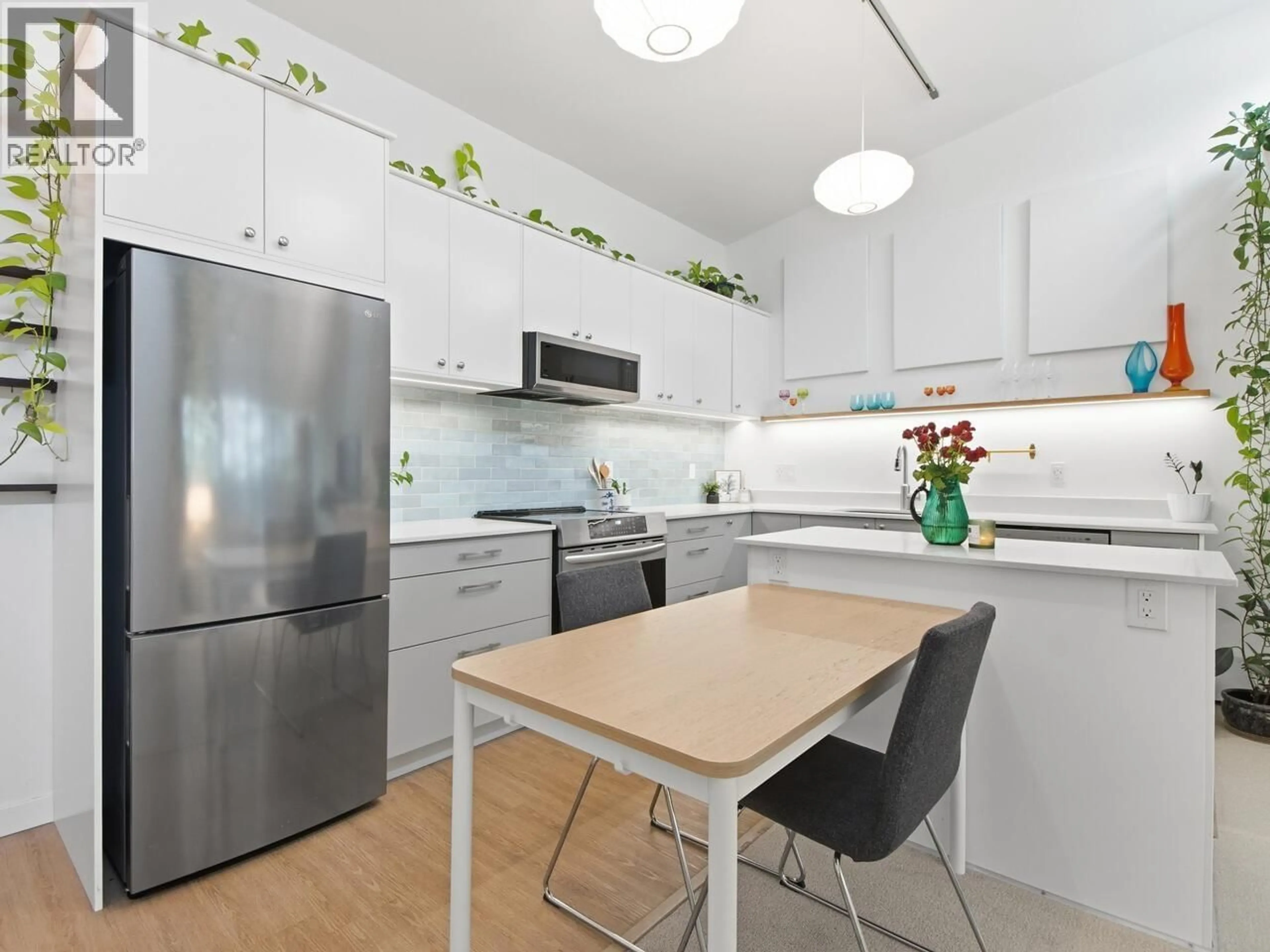 Unknown for 314 - 2416 3RD AVENUE, Vancouver British Columbia V6K1L8