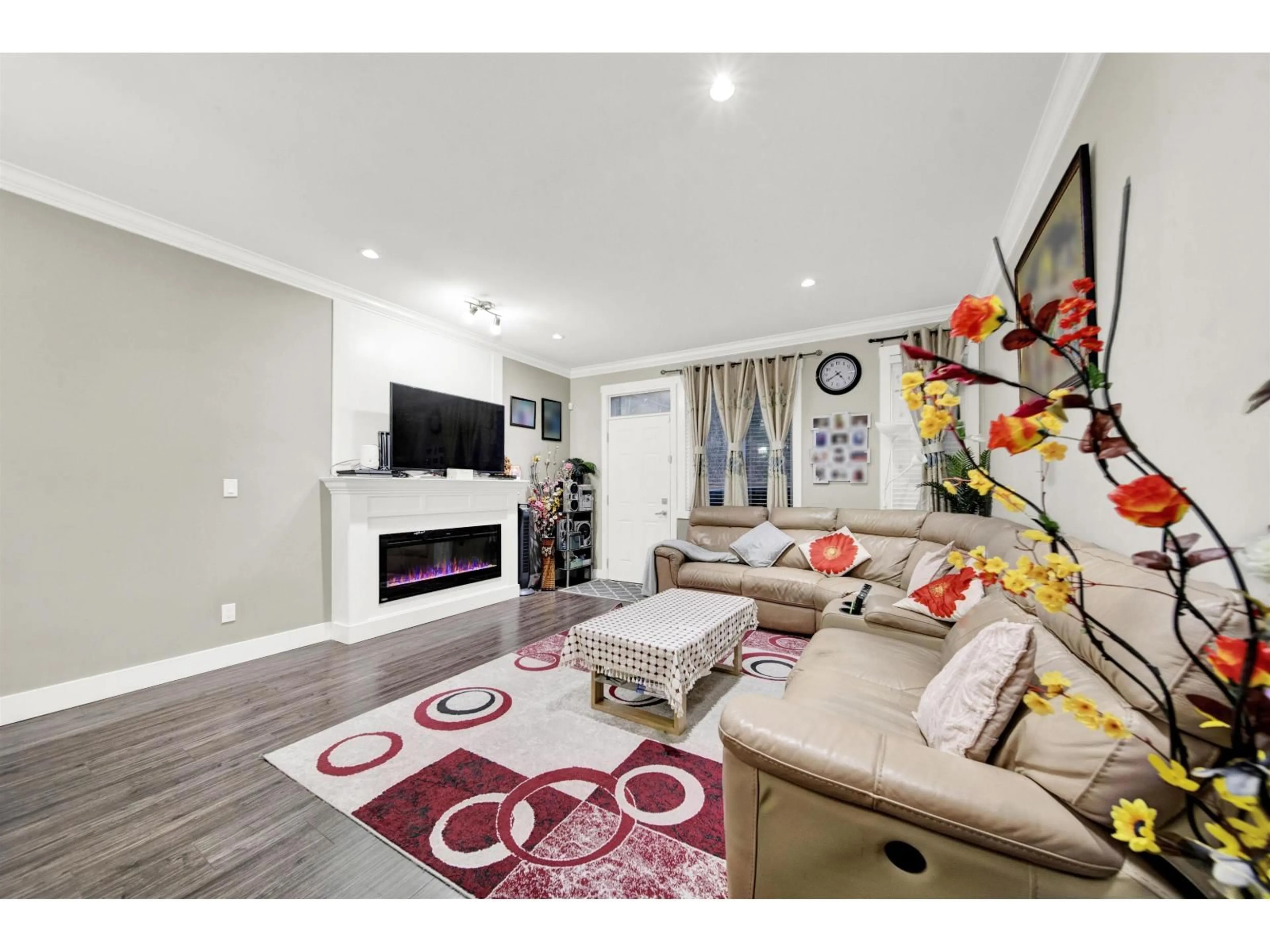 Living room with furniture, unknown for 32 - 13670 62 AVENUE, Surrey British Columbia V3X0H8