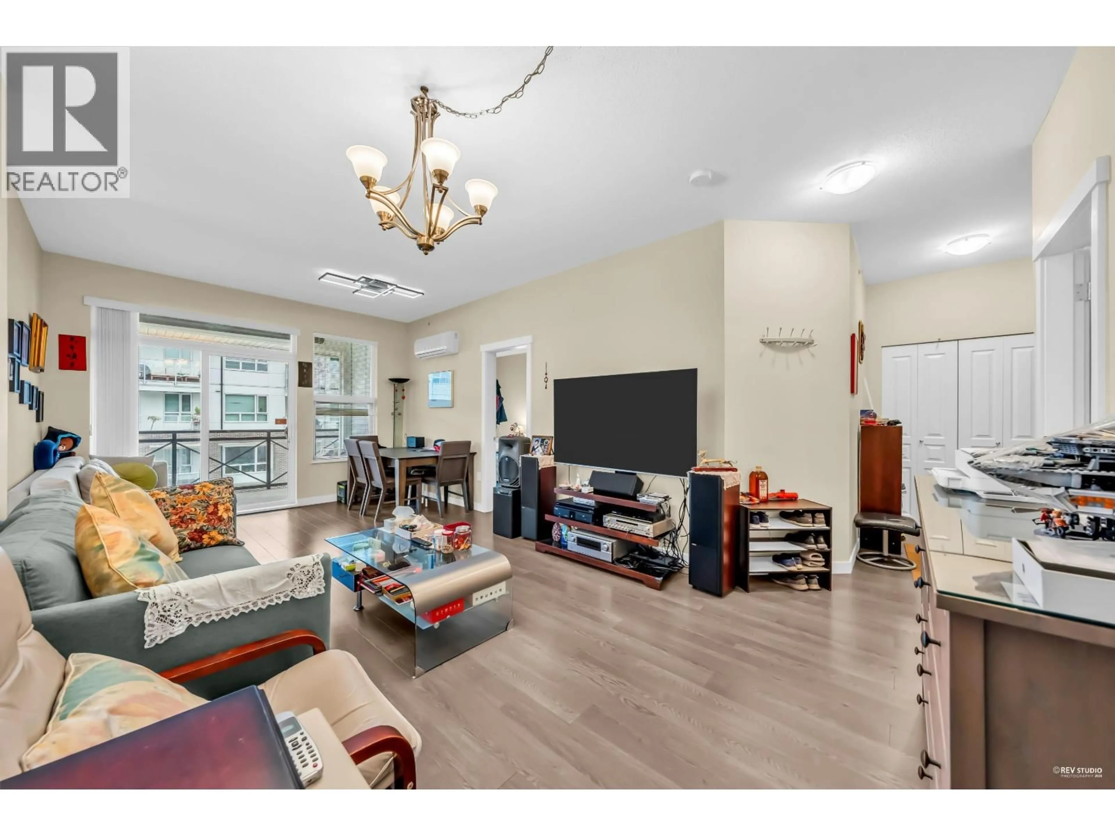 Living room with furniture, unknown for 413 - 9388 MCKIM WAY, Richmond British Columbia V6X0J7