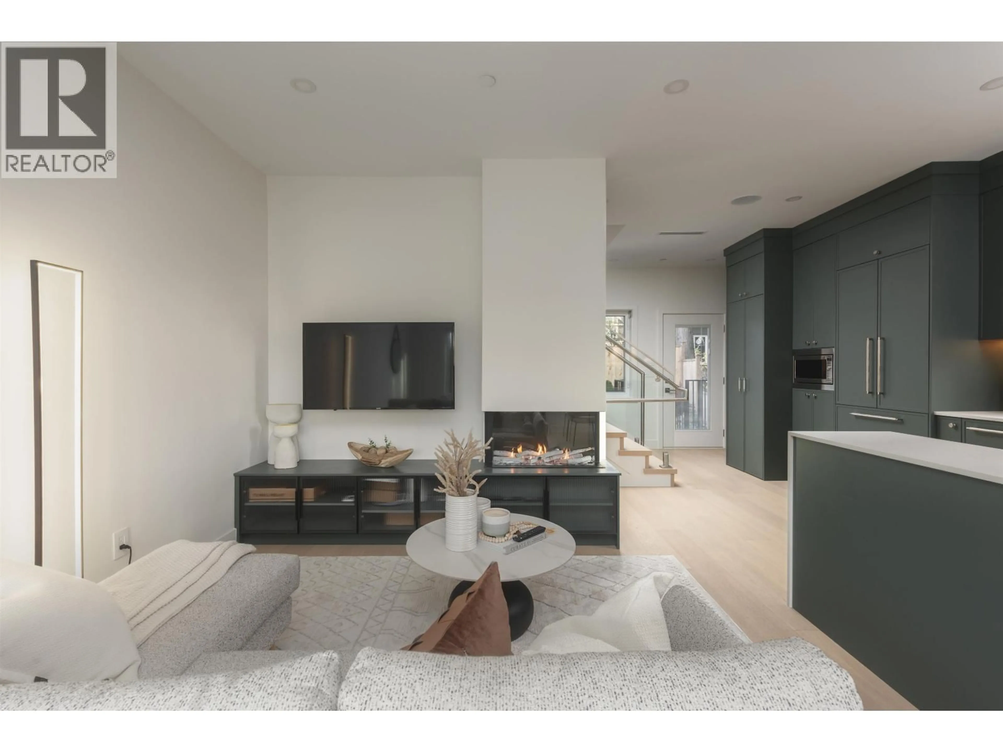 Living room with furniture, unknown for 2 - 8508 EAST BOULEVARD, Vancouver British Columbia V6P5E6