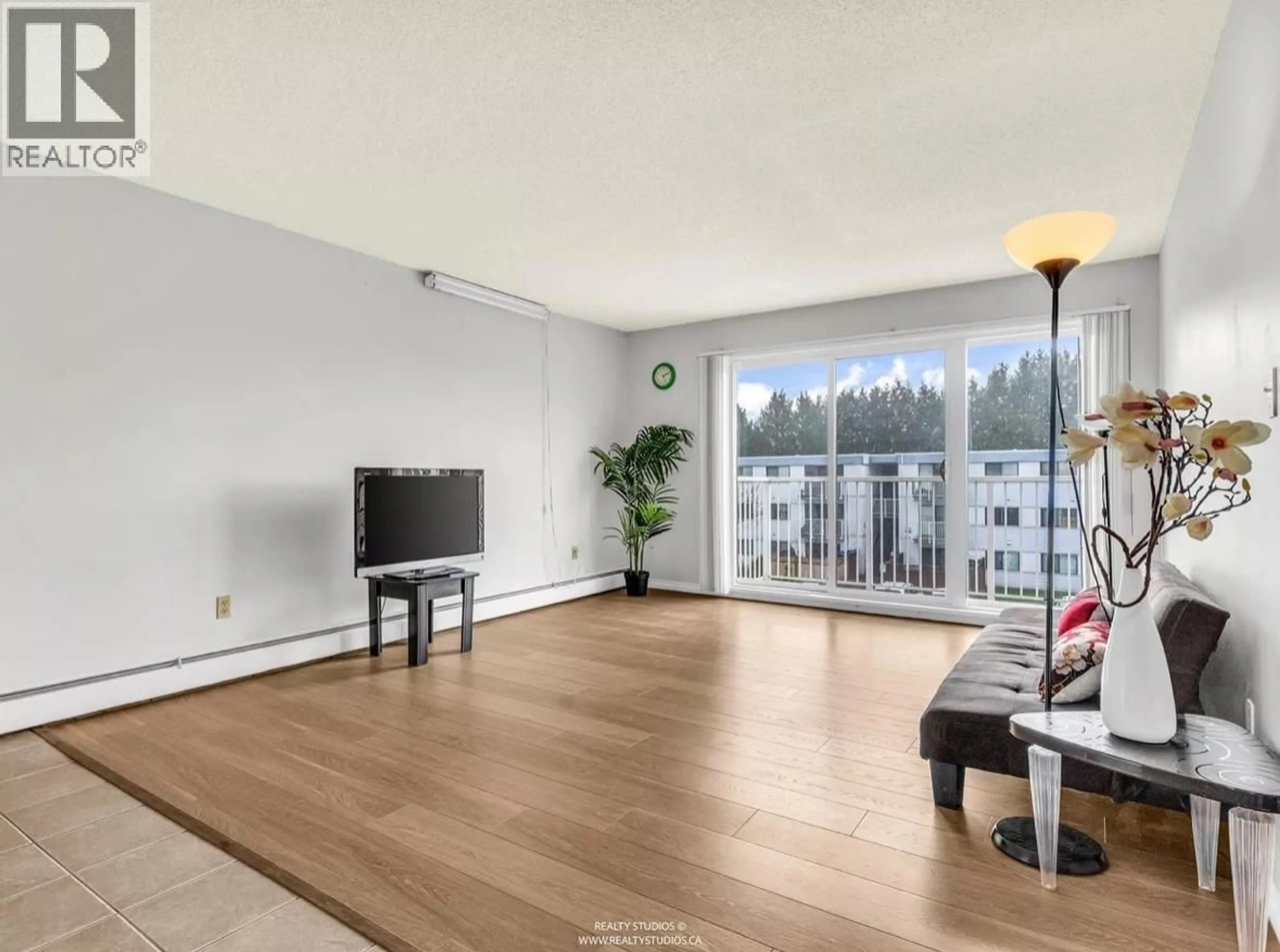 Living room with furniture, unknown for 305 - 7260 LINDSAY ROAD, Richmond British Columbia V7C3M6