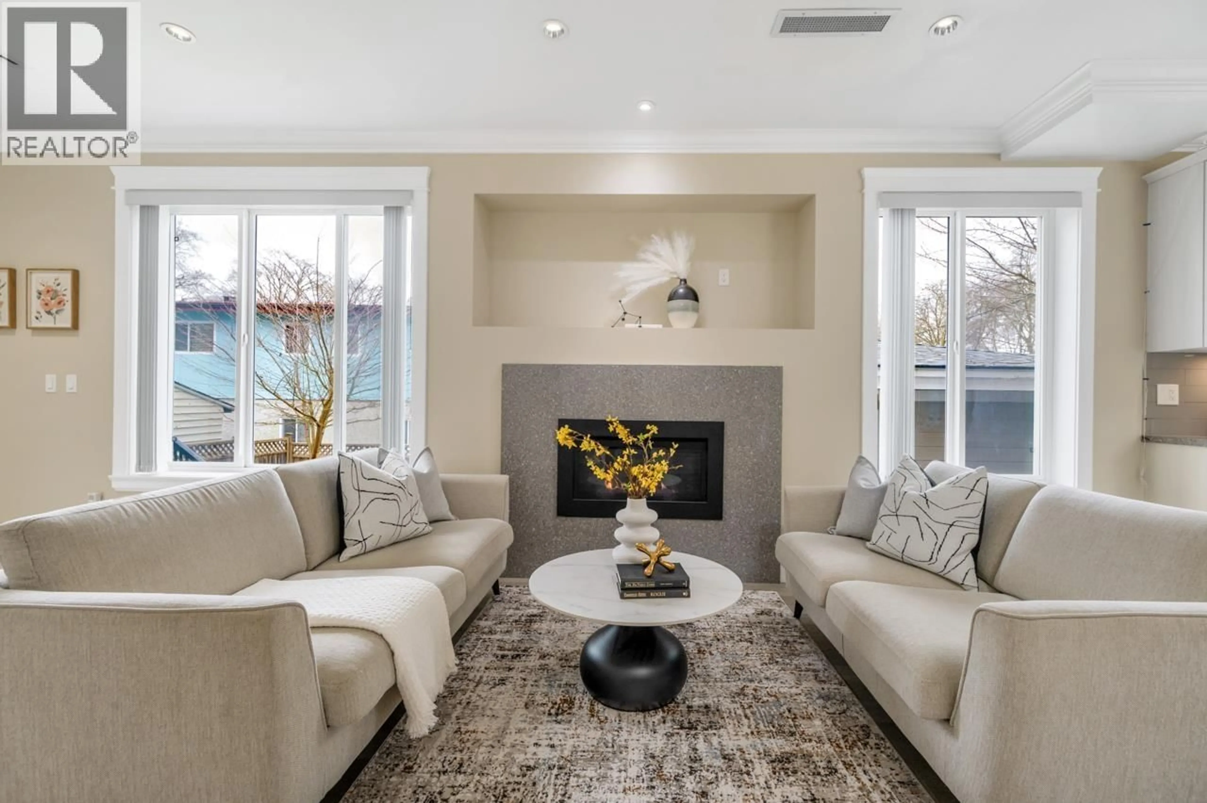 Living room with furniture, unknown for 5828 QUEBEC STREET, Vancouver British Columbia V5W2N9