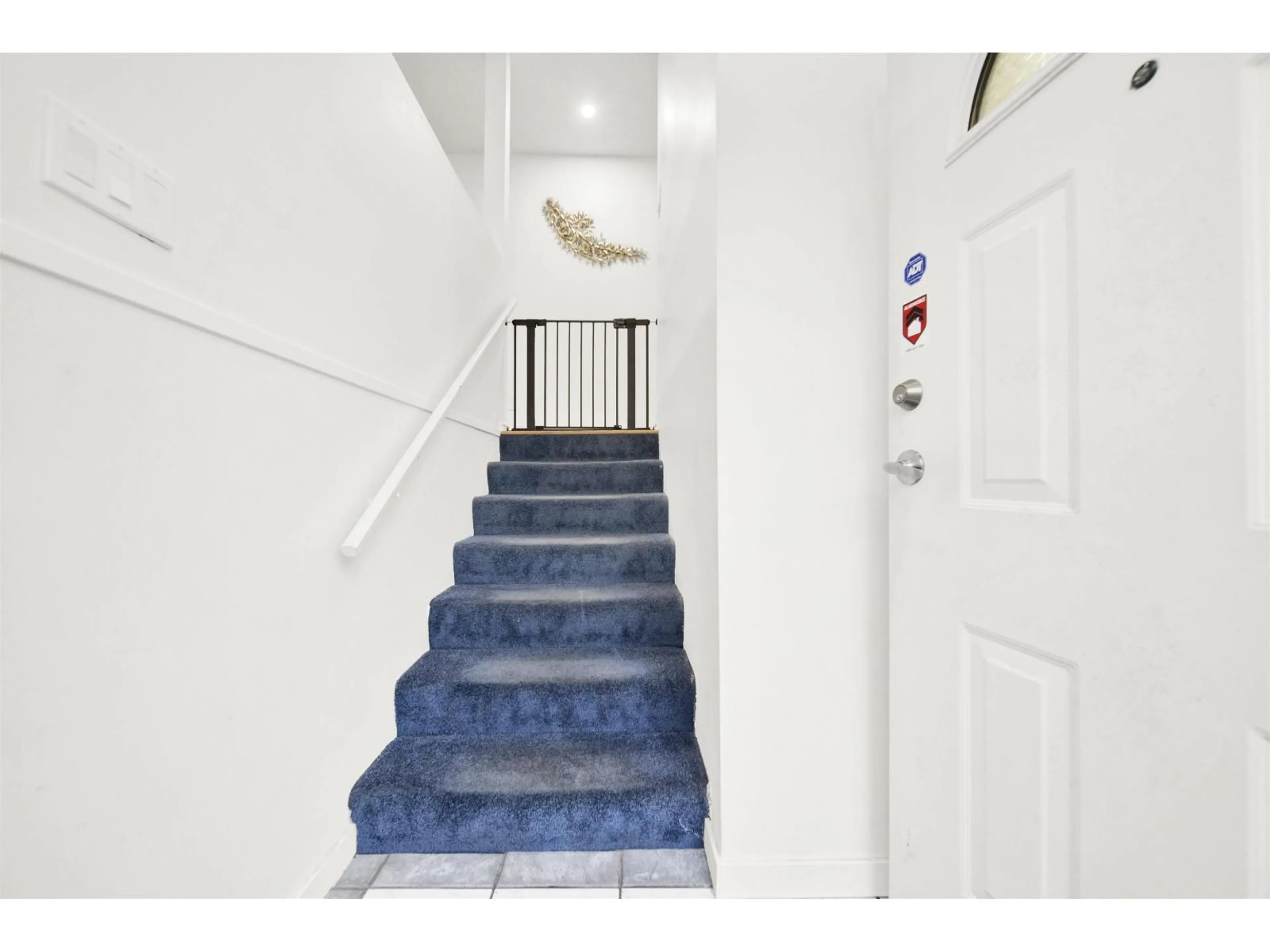 Indoor foyer for 6369 173A STREET, Surrey British Columbia V3S5J8