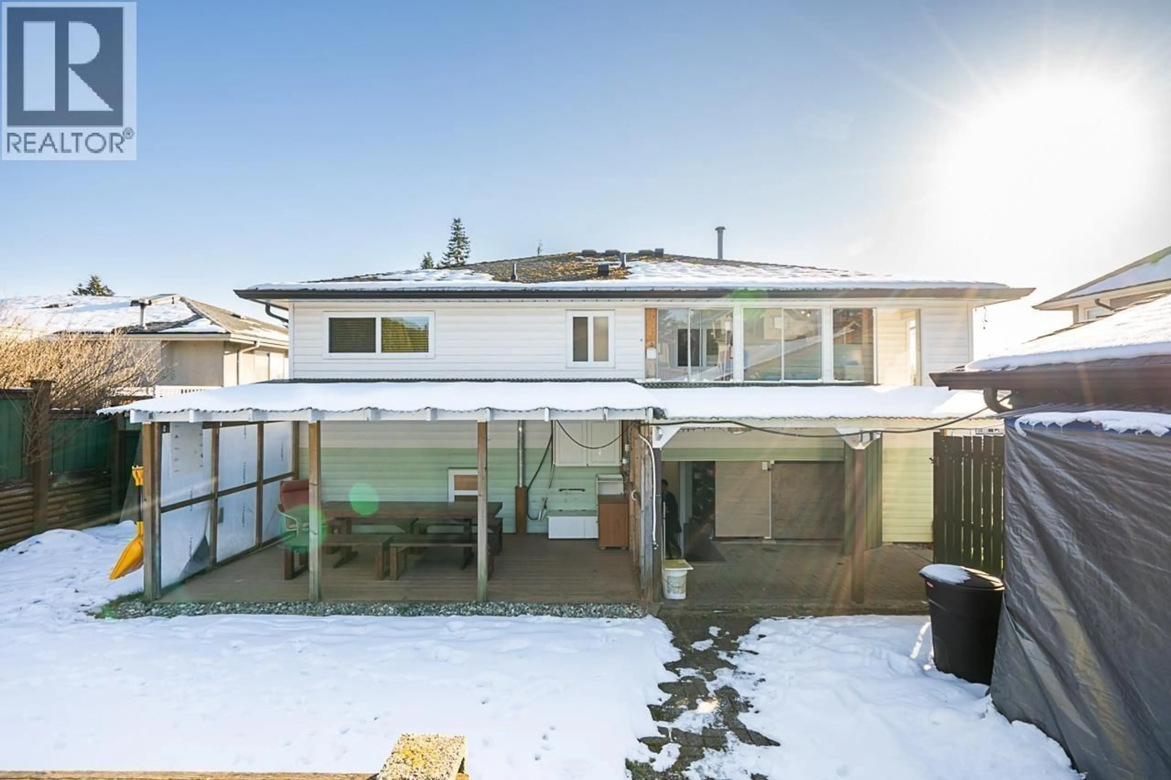 A pic from outside/outdoor area/front of a property/back of a property/a pic from drone, street for 2057 LORRAINE AVENUE, Coquitlam British Columbia V3K2M7