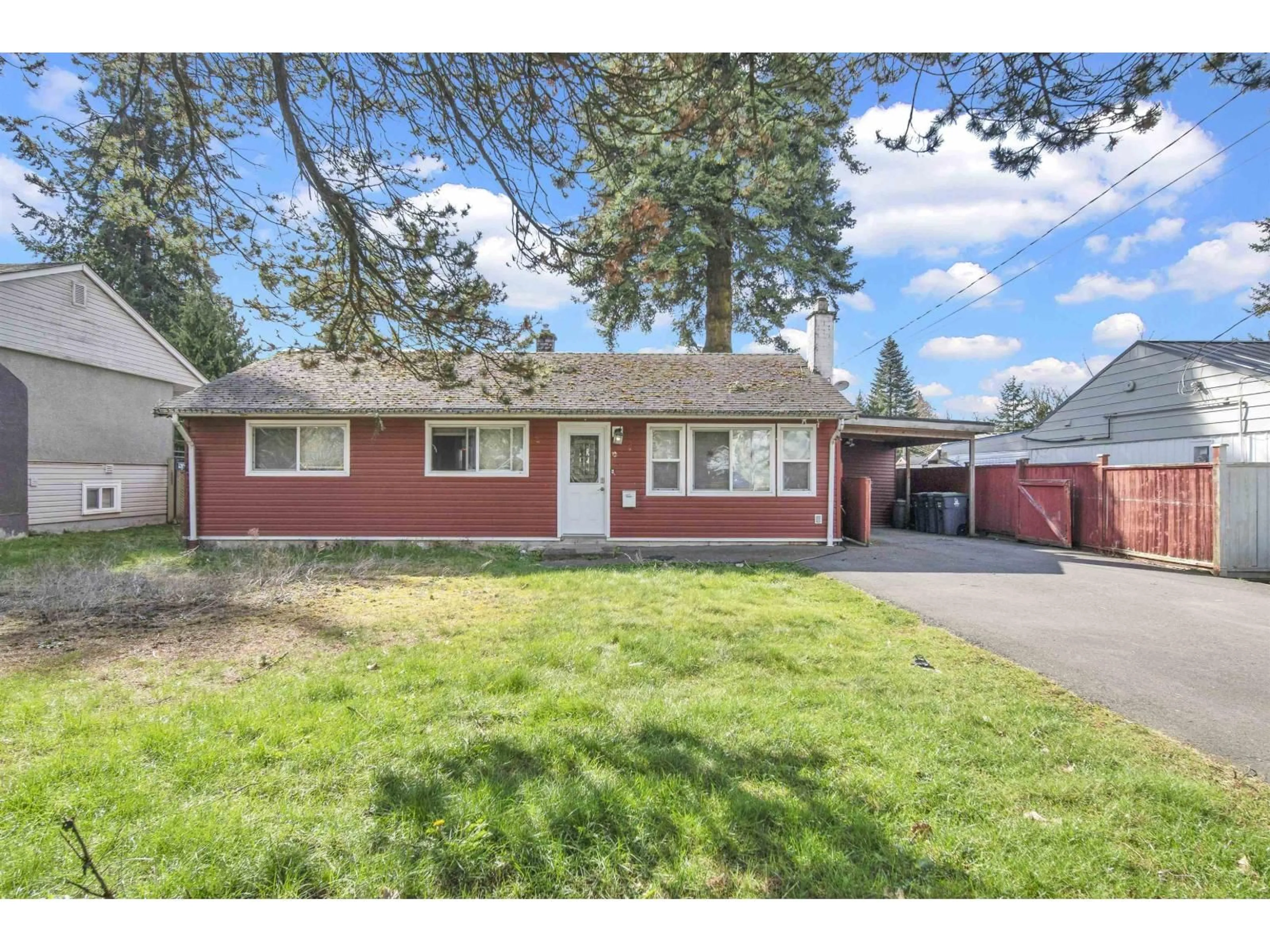 Home with vinyl exterior material, street for 10125 HELEN DRIVE, Surrey British Columbia V3V3B4