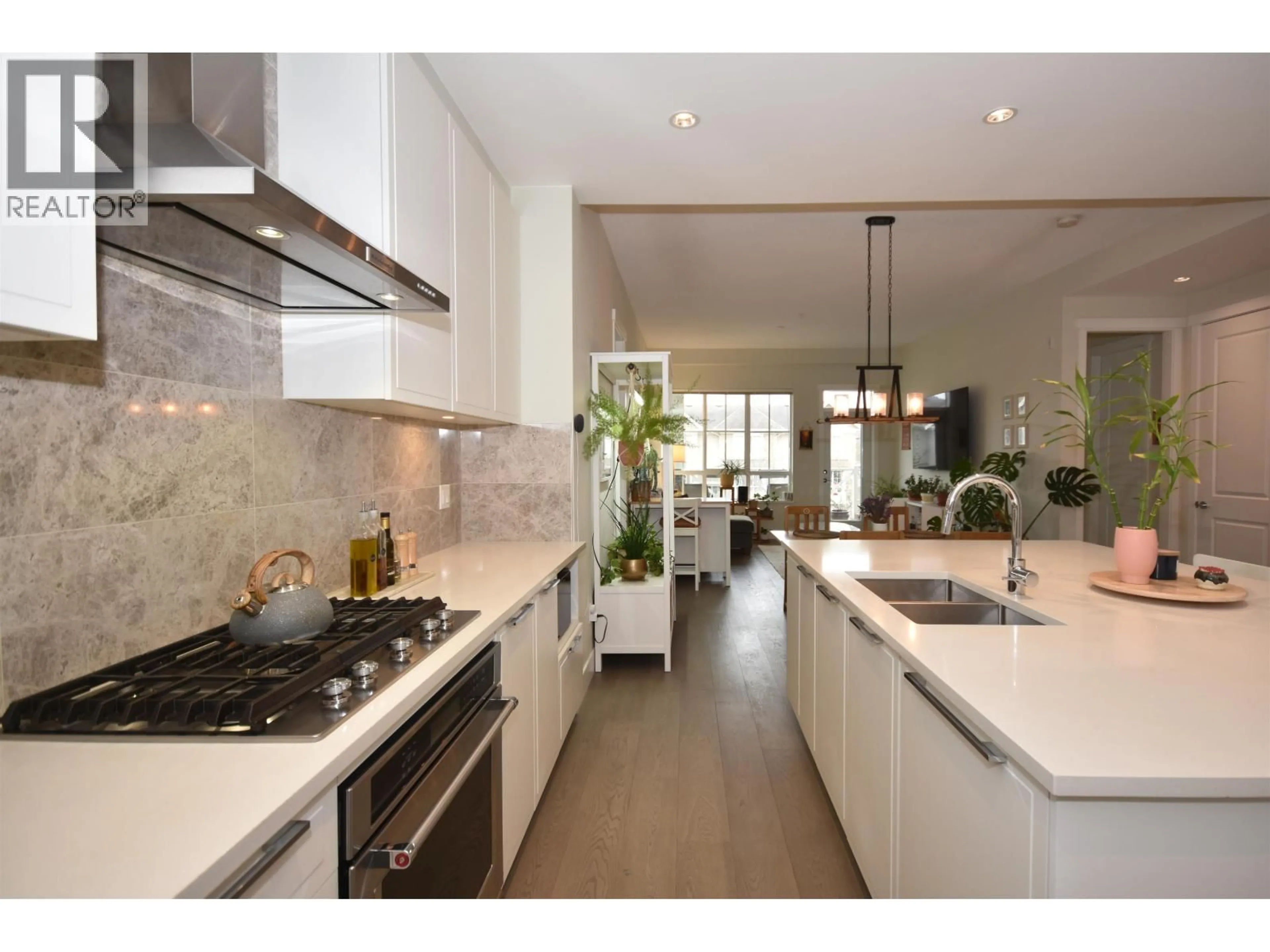 Contemporary kitchen, ceramic/tile floor for 229 - 5535 ADMIRAL WAY, Delta British Columbia V4K0E3