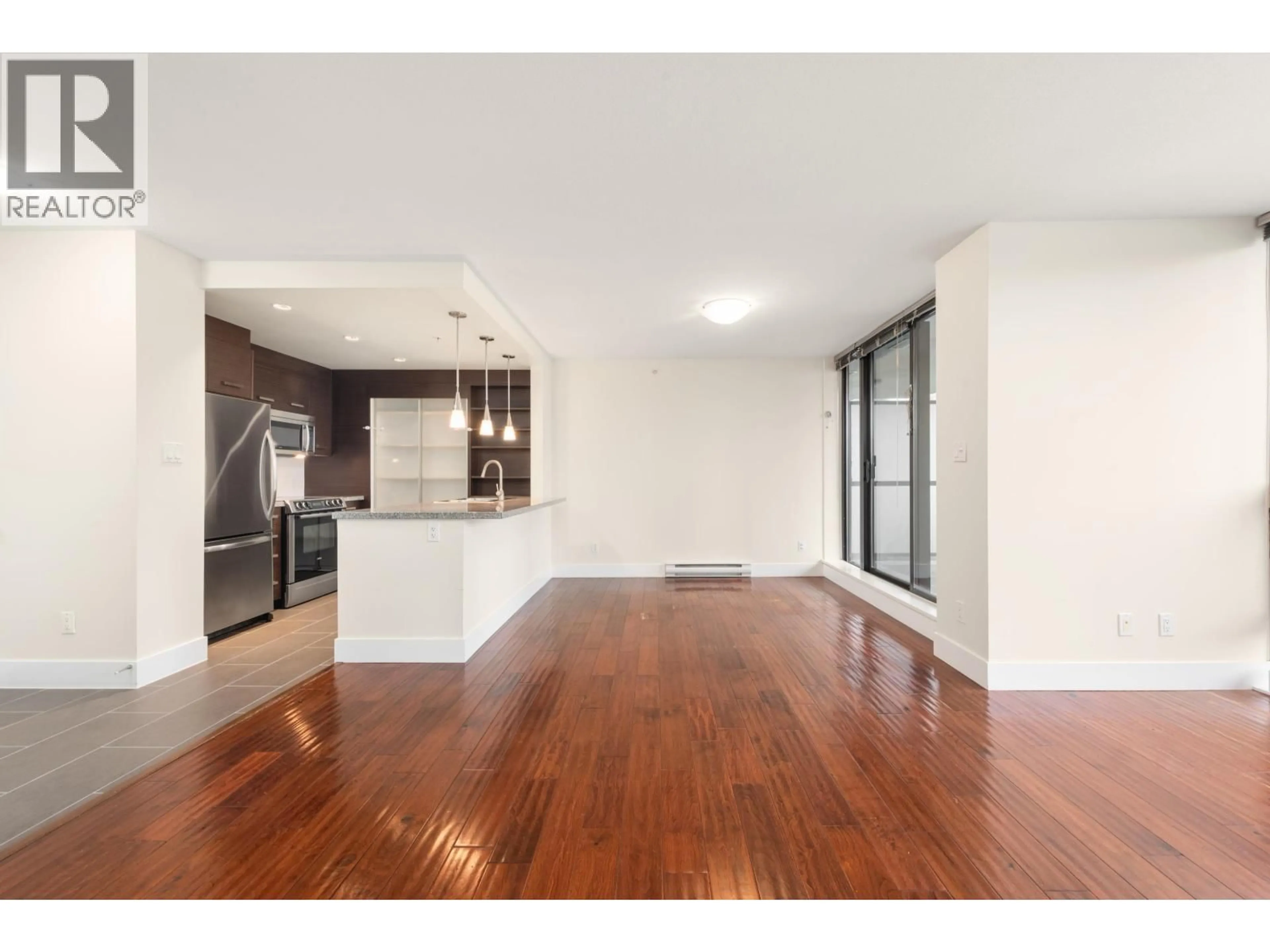 Unknown for 705 - 2959 GLEN DRIVE, Coquitlam British Columbia V3B0B8