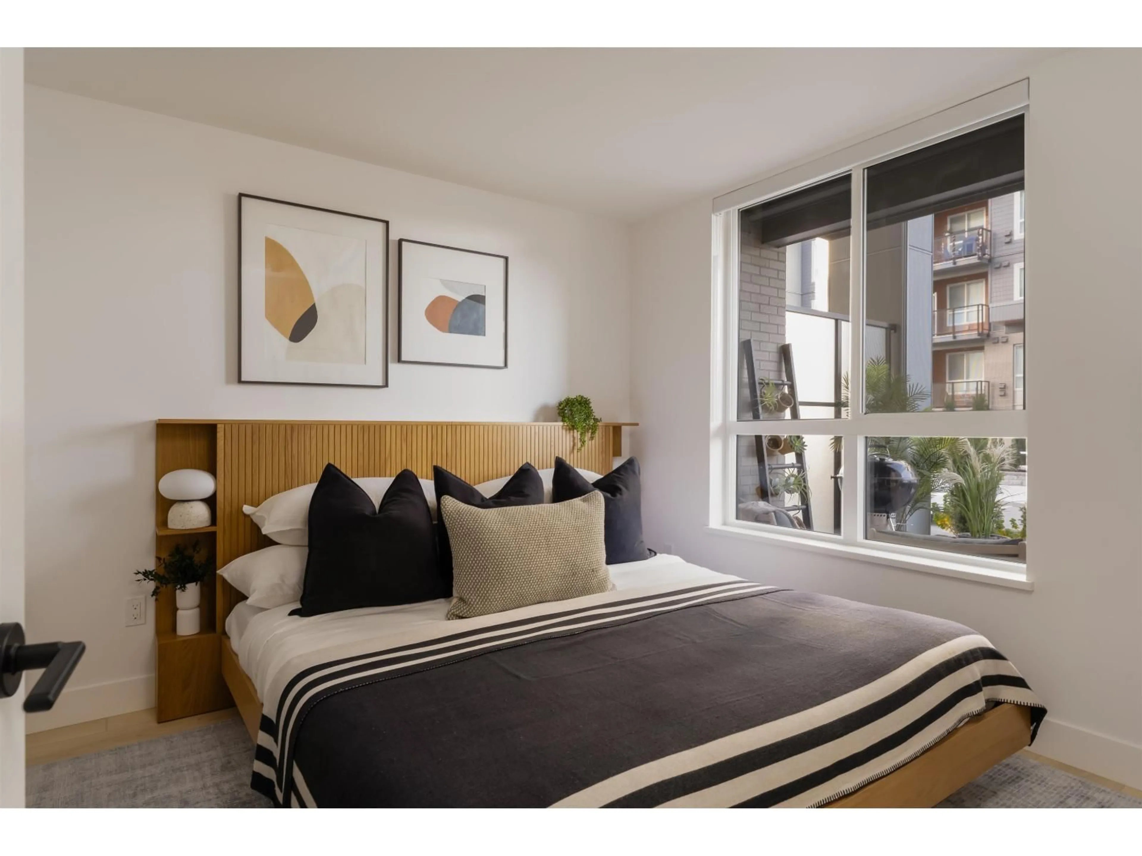 Bedroom with bed, unknown for 401 - 30494 CARDINAL AVENUE, Abbotsford British Columbia V2T0A5