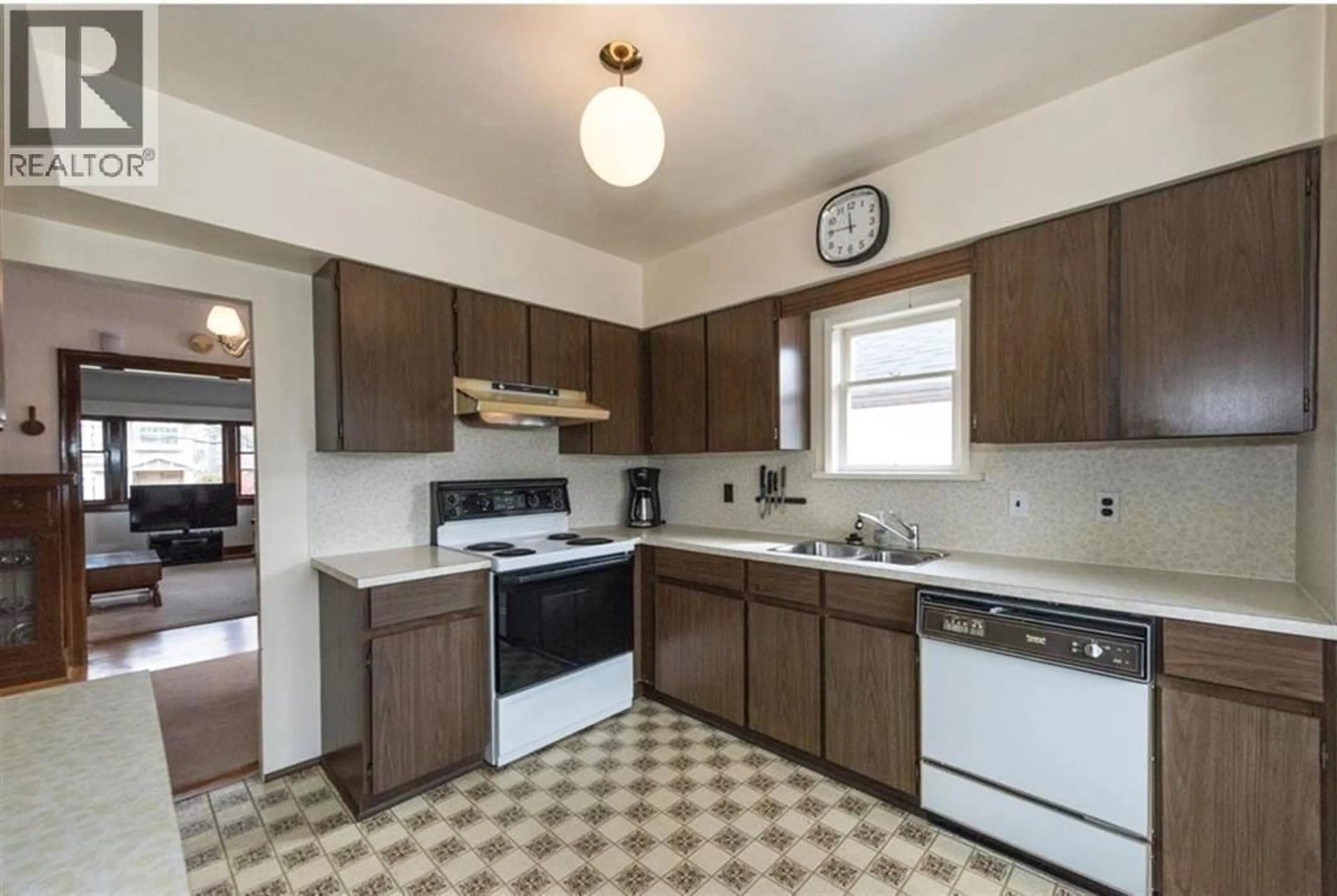 Standard kitchen, unknown for 7935 HUDSON STREET, Vancouver British Columbia V6P4L9