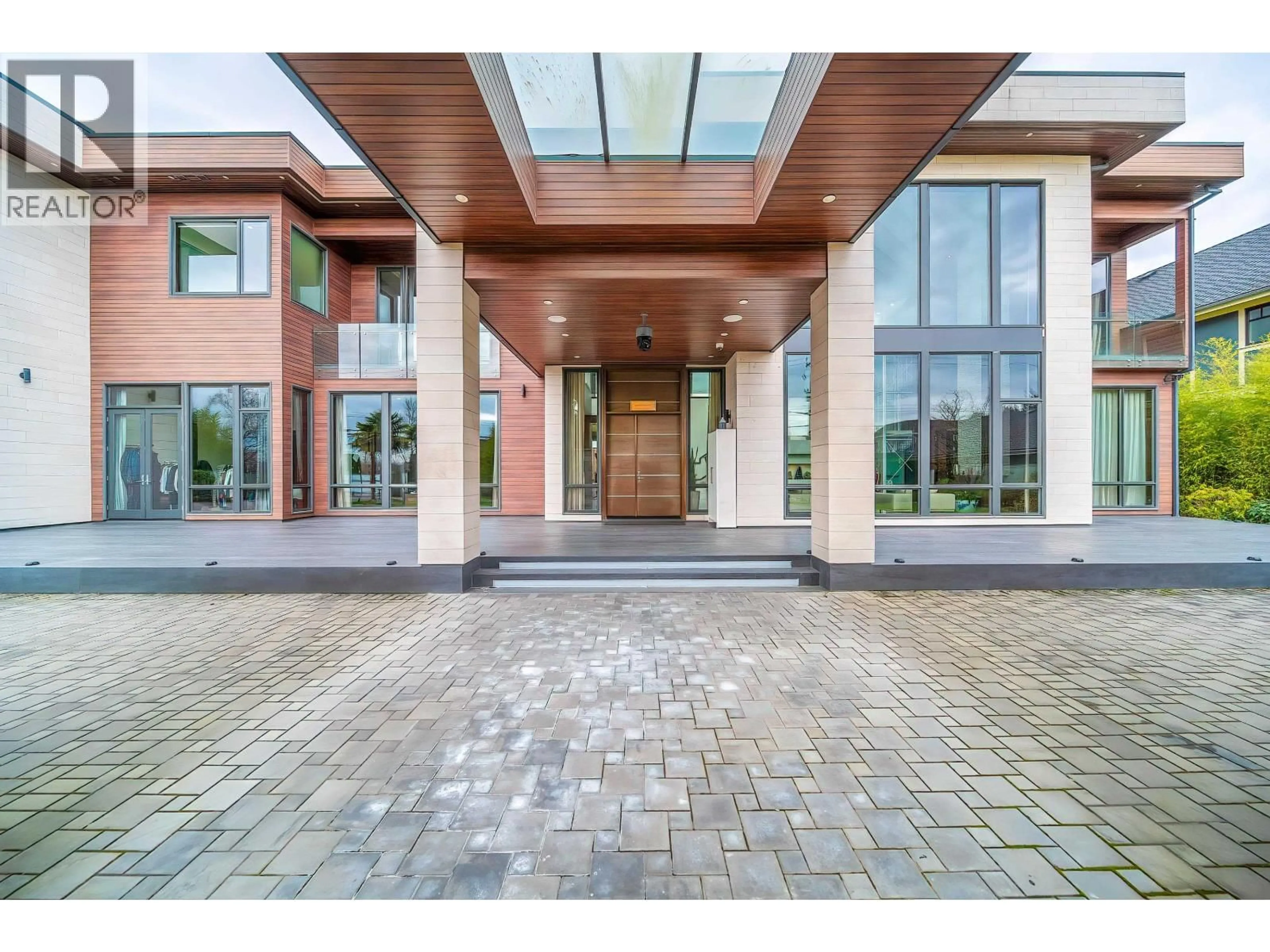 Indoor foyer for 11491 BLUNDELL ROAD, Richmond British Columbia V6Y1L4