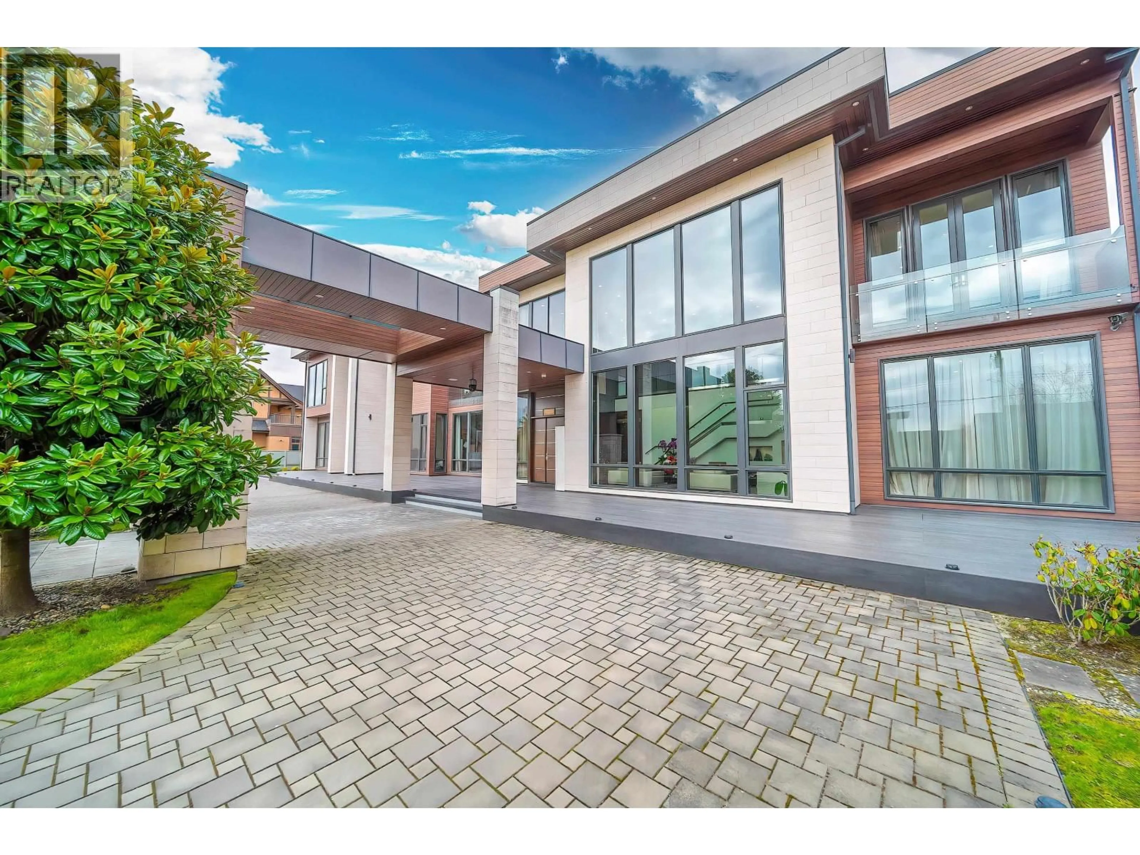 Indoor foyer for 11491 BLUNDELL ROAD, Richmond British Columbia V6Y1L4