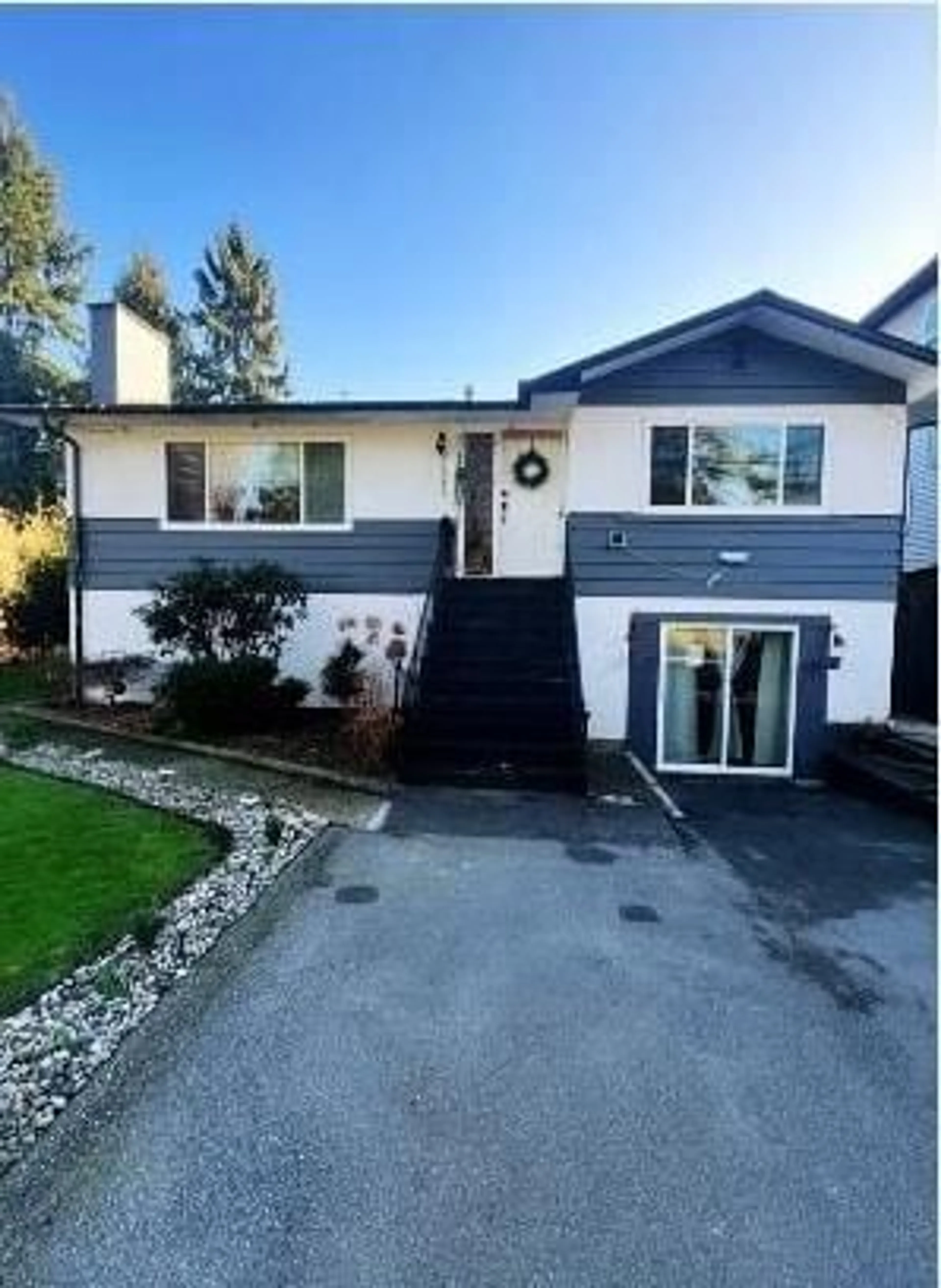 Home with vinyl exterior material, street for 27964 LEDUNNE AVENUE, Abbotsford British Columbia V4X1H5