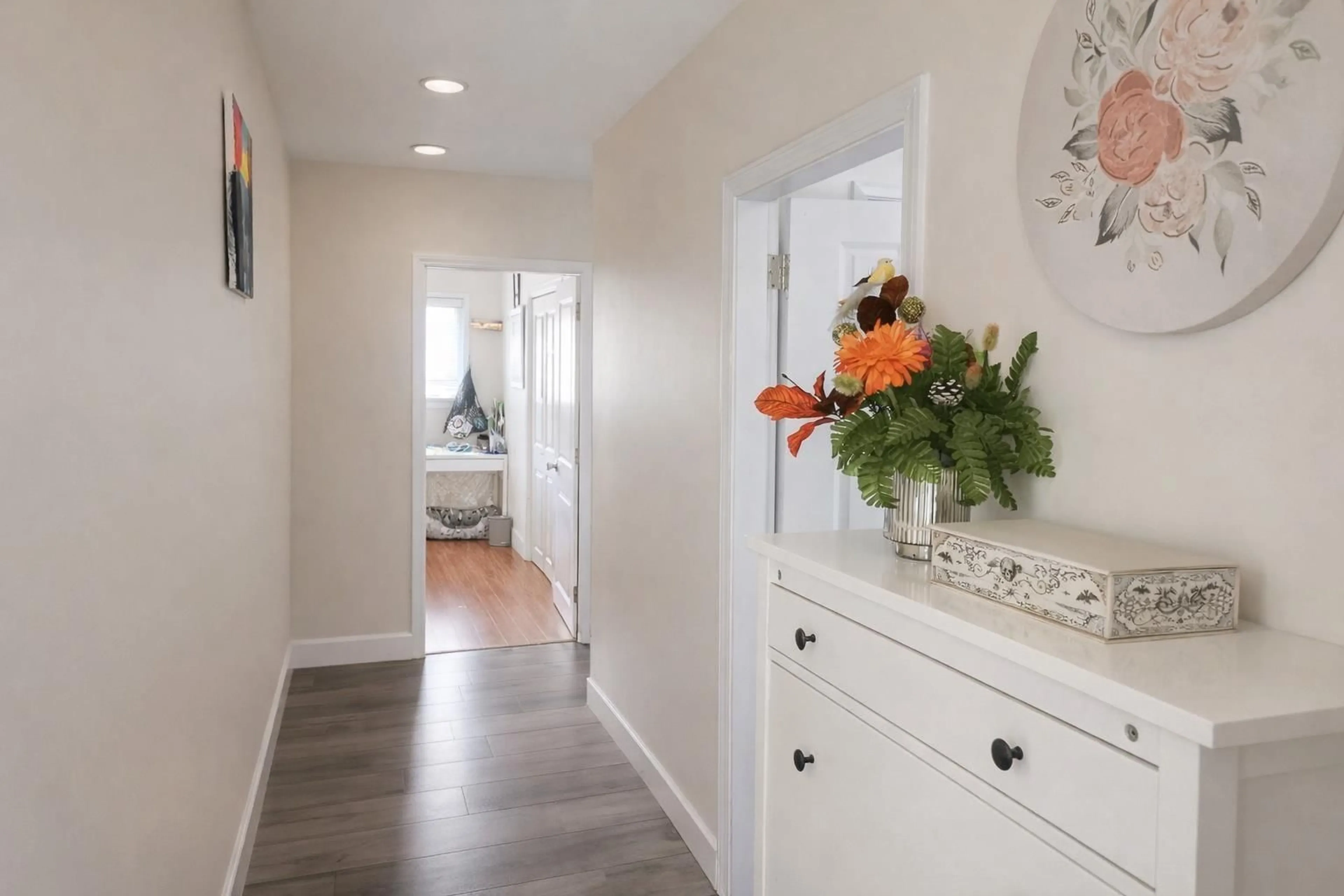 Indoor entryway for 27964 LEDUNNE AVENUE, Abbotsford British Columbia V4X1H5