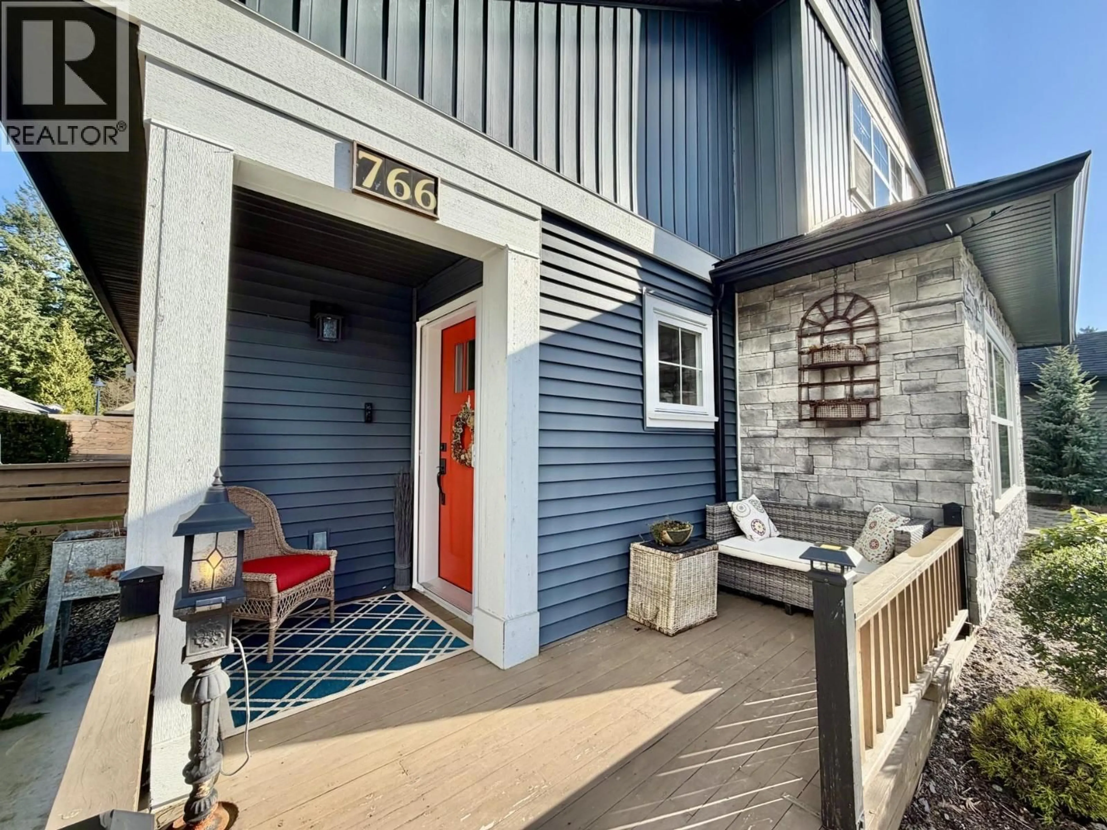 Indoor entryway for 766 COOPER LANE, Gibsons British Columbia V0N1V7