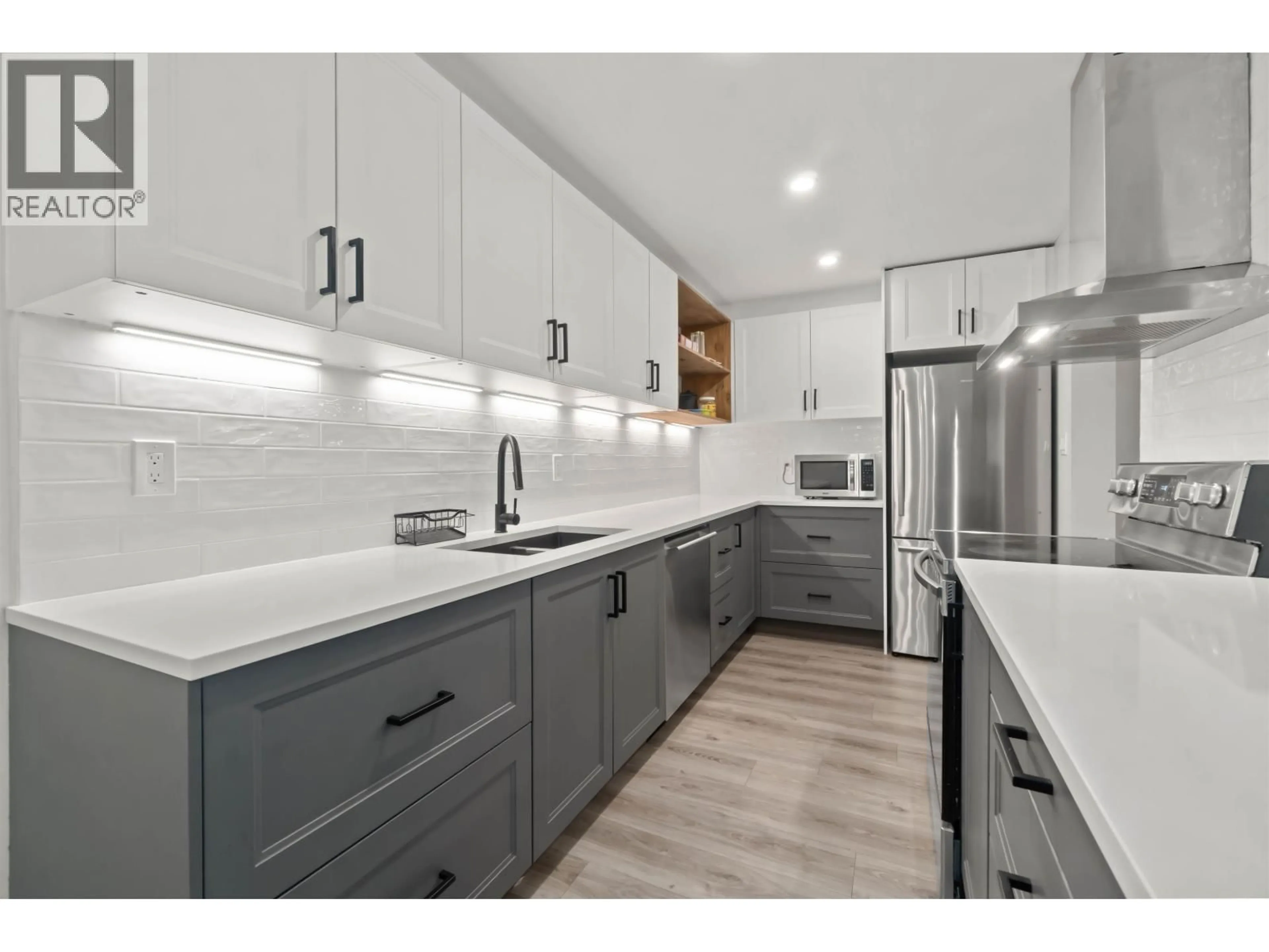 Open concept kitchen, unknown for 119 - 9101 HORNE STREET, Burnaby British Columbia V3N4M3