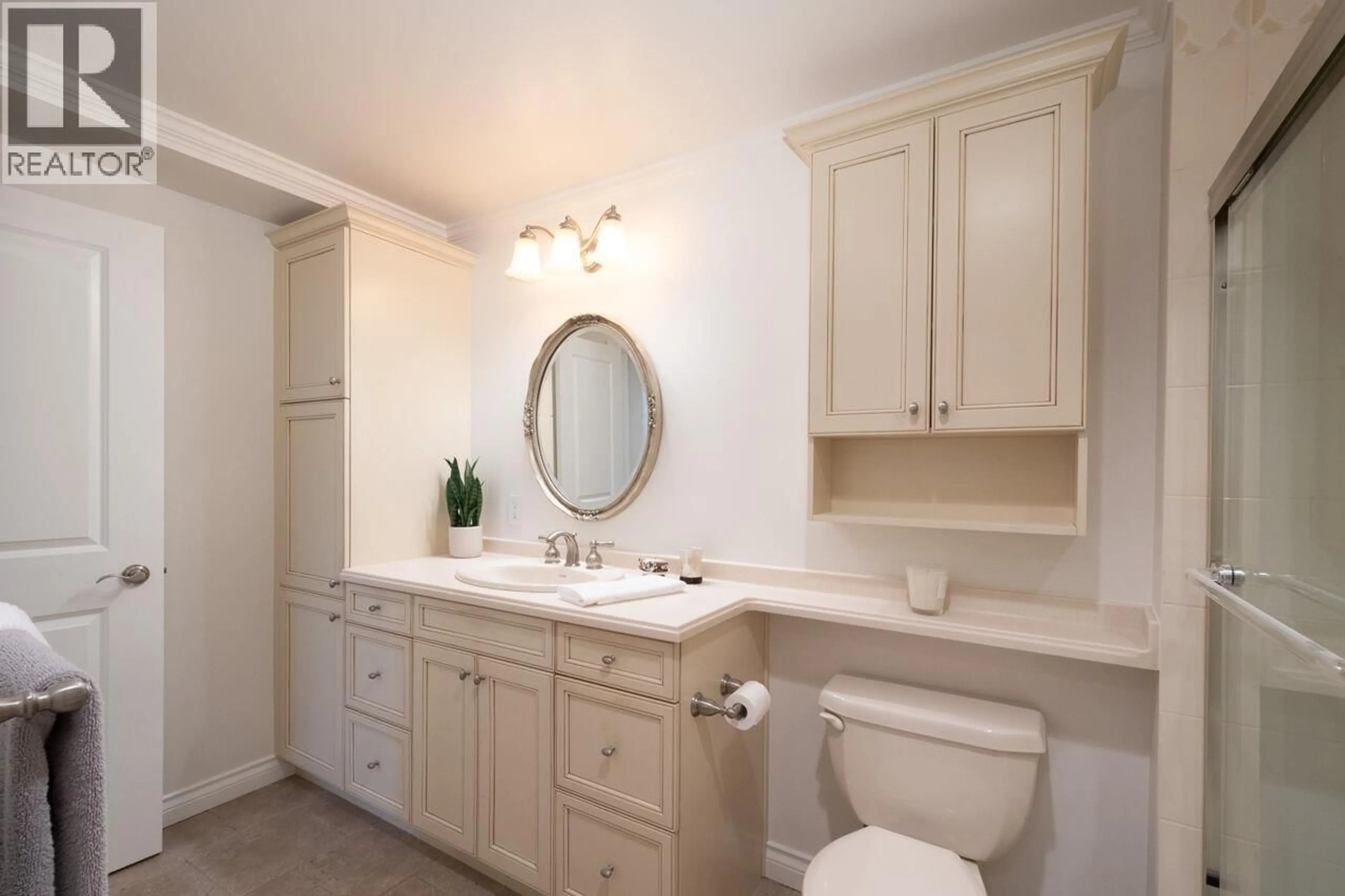 Standard bathroom, ceramic/tile floor for 207 - 333 WETHERSFIELD DRIVE, Vancouver British Columbia V5X4M9