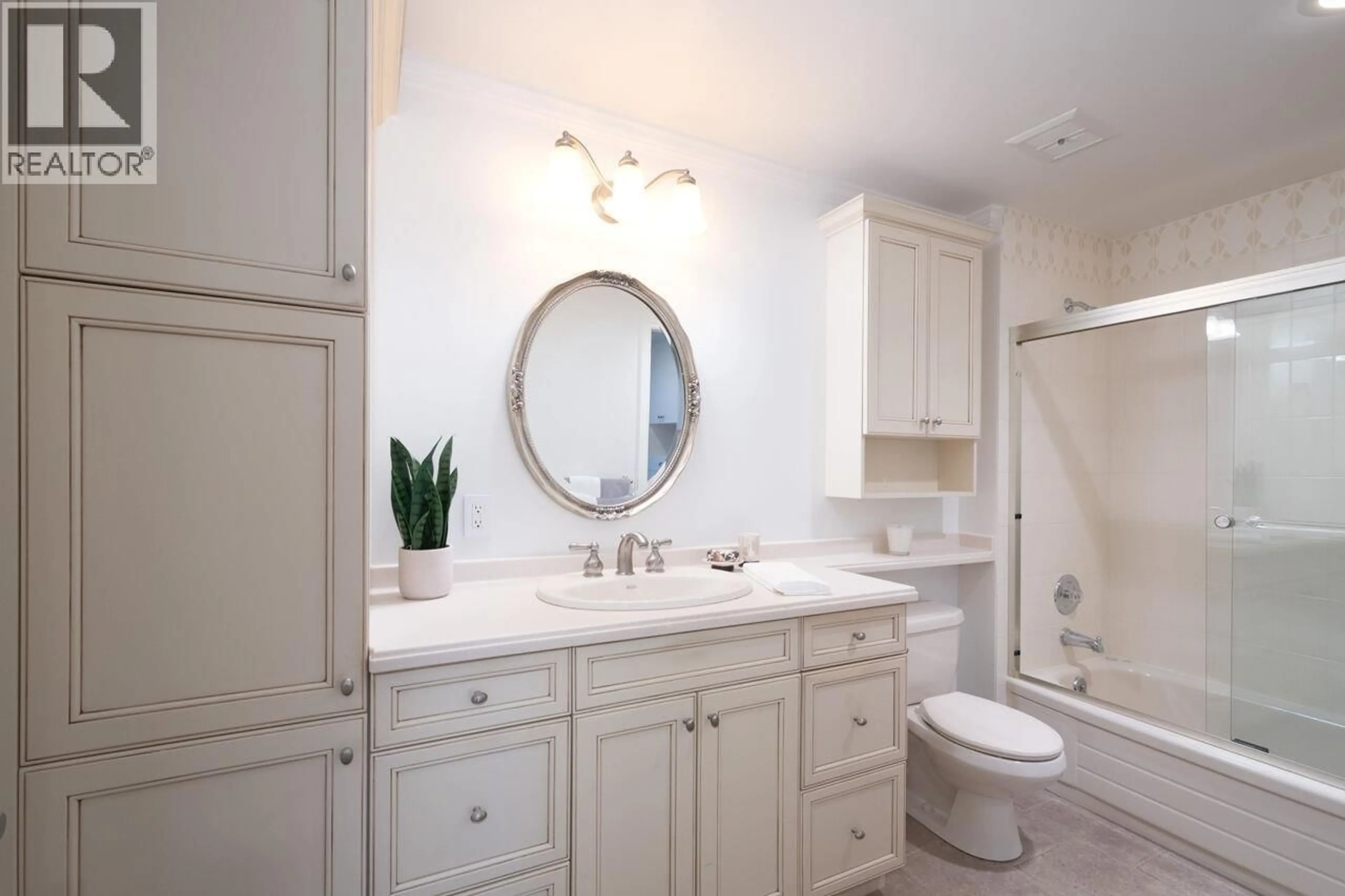 Contemporary bathroom, ceramic/tile floor for 207 - 333 WETHERSFIELD DRIVE, Vancouver British Columbia V5X4M9
