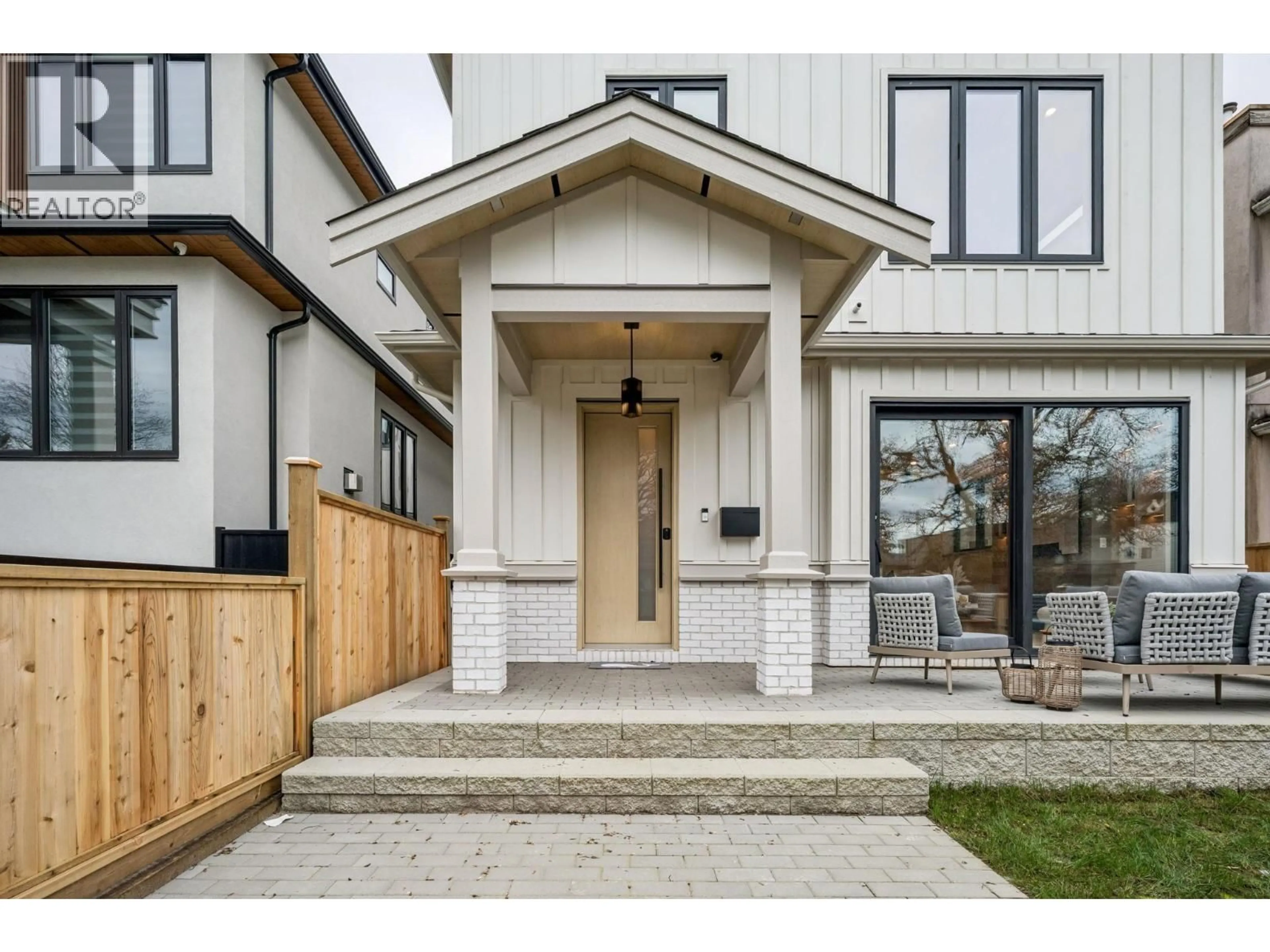 Unknown for 1 - 448 20TH AVENUE, Vancouver British Columbia V5Y2C8