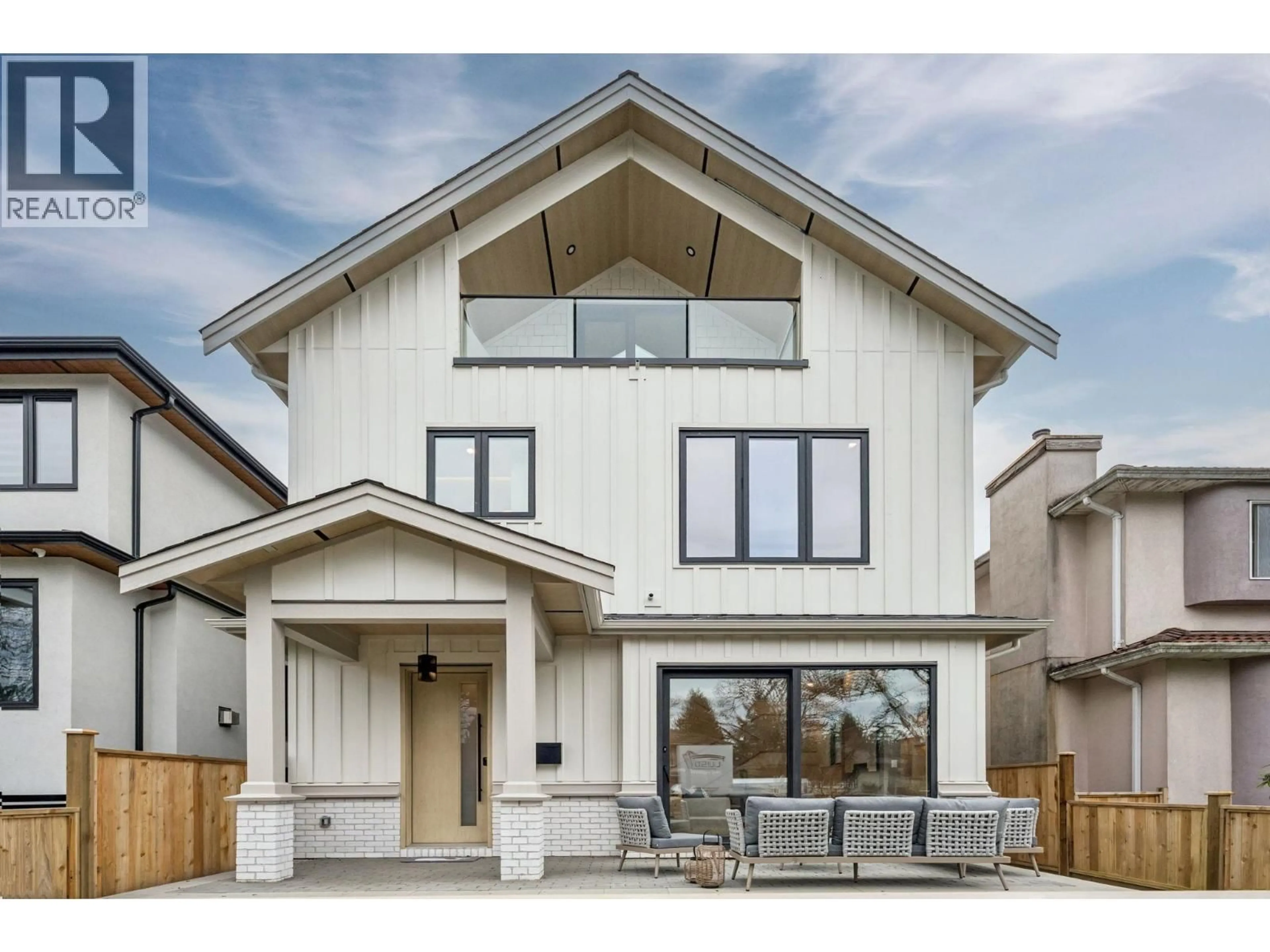 Home with vinyl exterior material, street for 1 - 448 20TH AVENUE, Vancouver British Columbia V5Y2C8