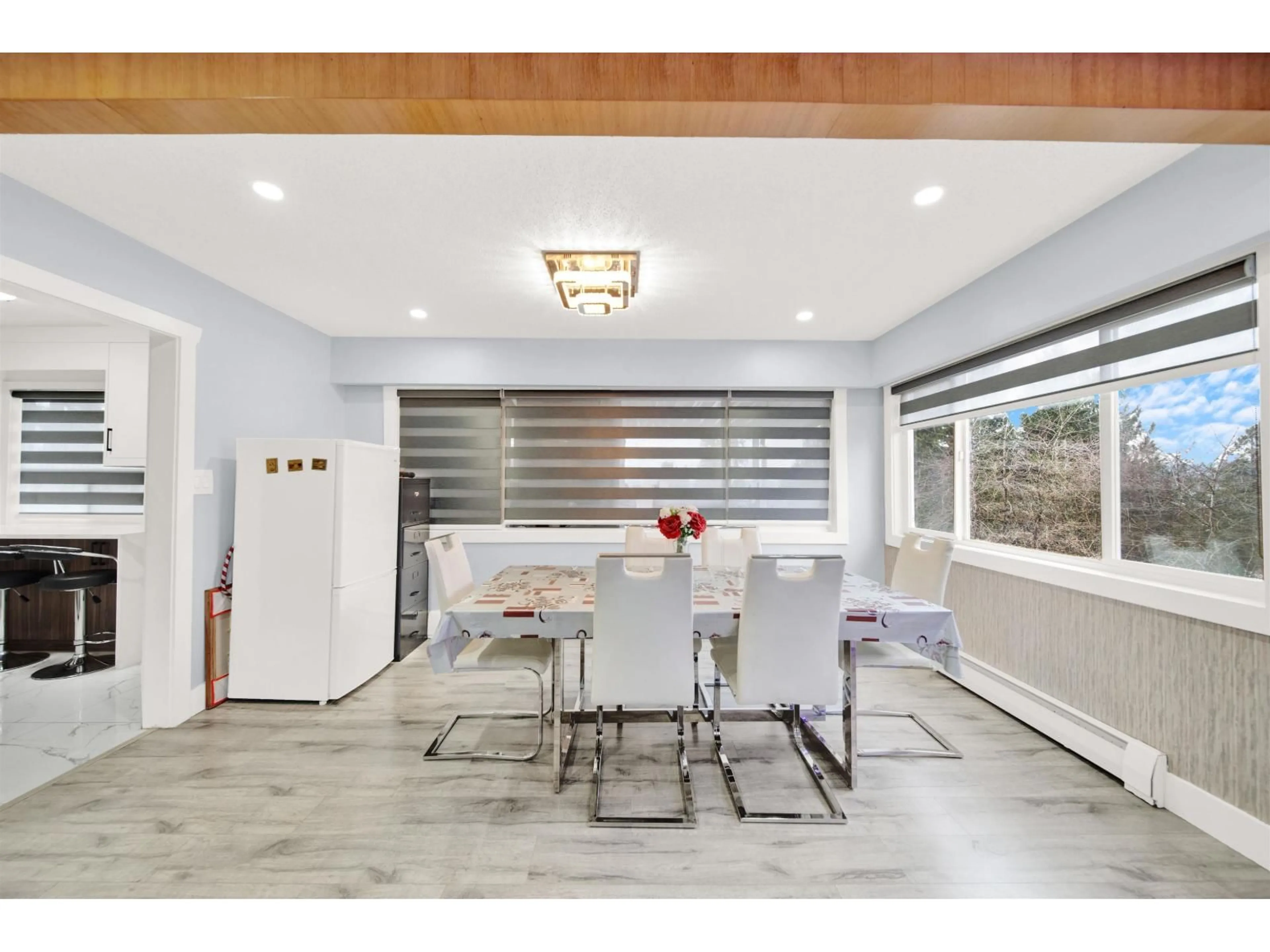 Dining room, ceramic/tile floor for 11465 139A STREET, Surrey British Columbia V3R3E9