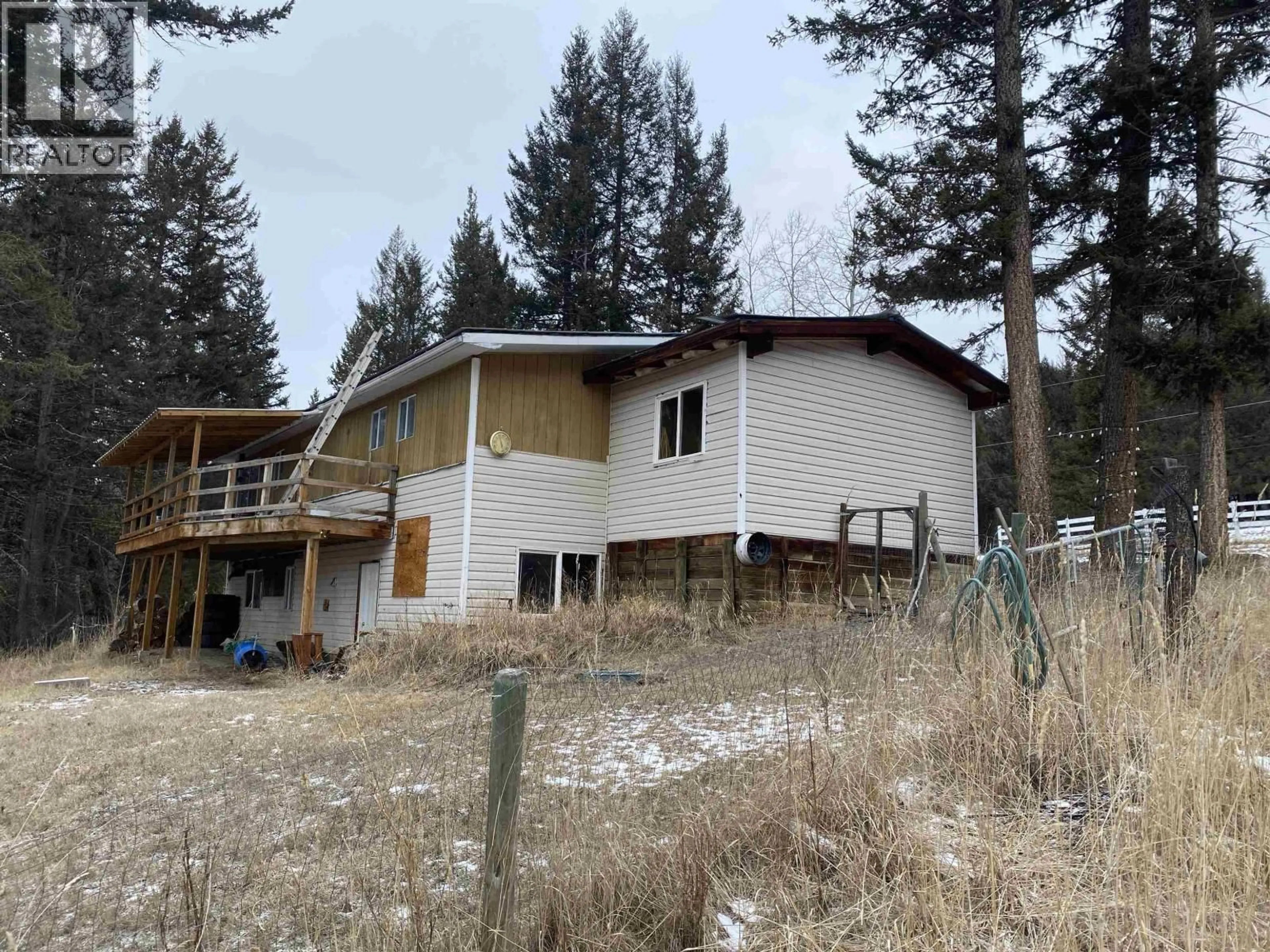 A pic from outside/outdoor area/front of a property/back of a property/a pic from drone, unknown for 6351 HIGHLAND CRESCENT, 100 Mile House British Columbia V0K2E3