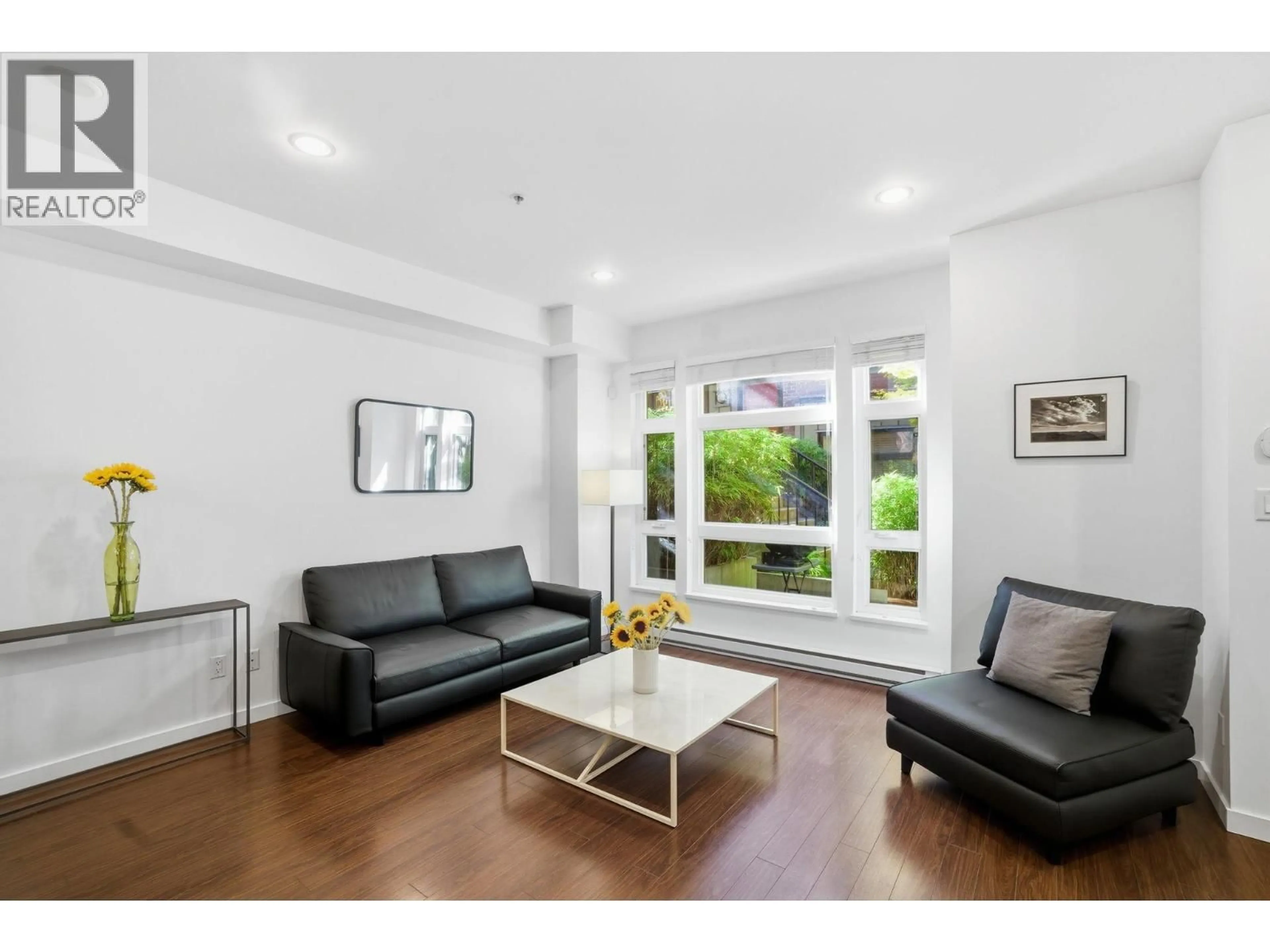 Living room with furniture, unknown for 2761 GUELPH STREET, Vancouver British Columbia V5T3P6