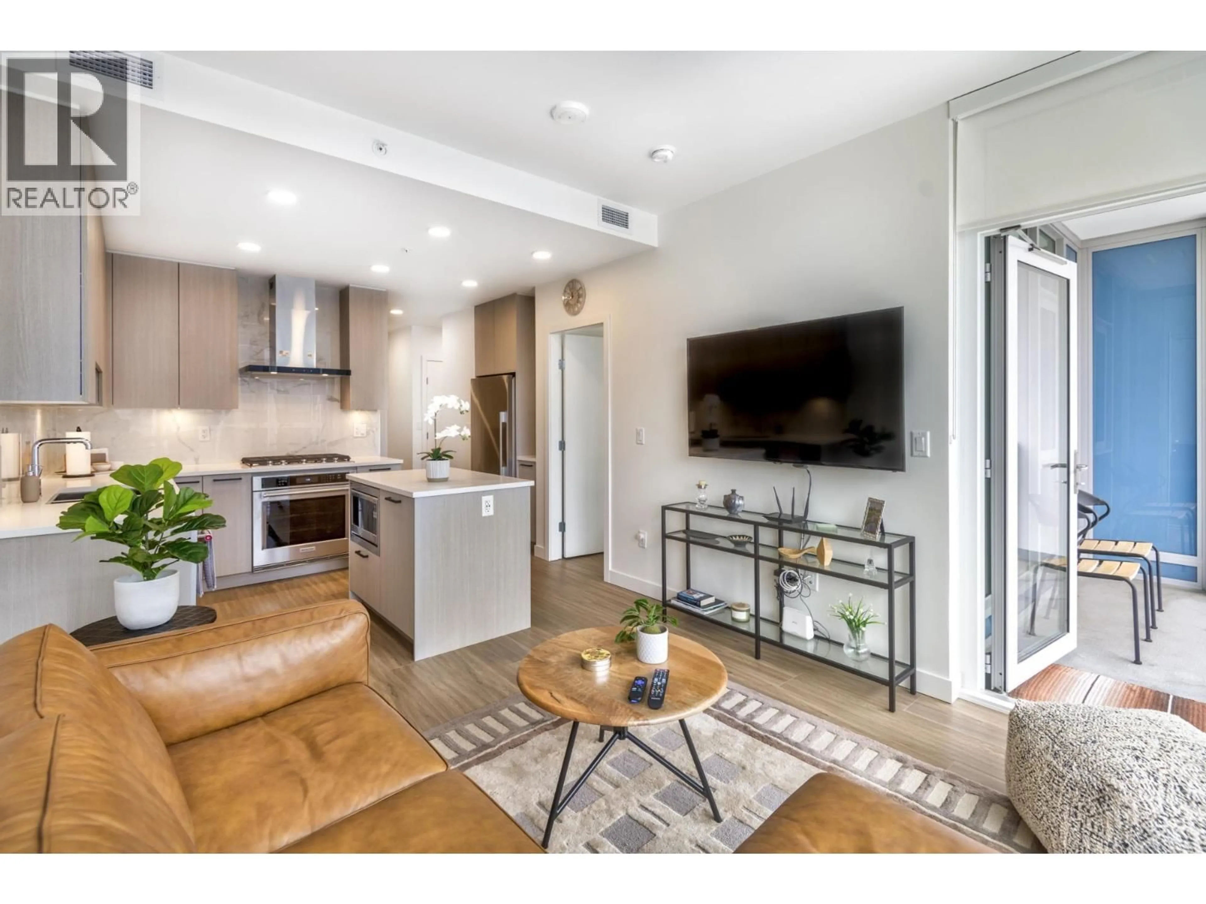 Living room with furniture, unknown for 603 - 555 SYDNEY AVENUE, Coquitlam British Columbia V3K0G5